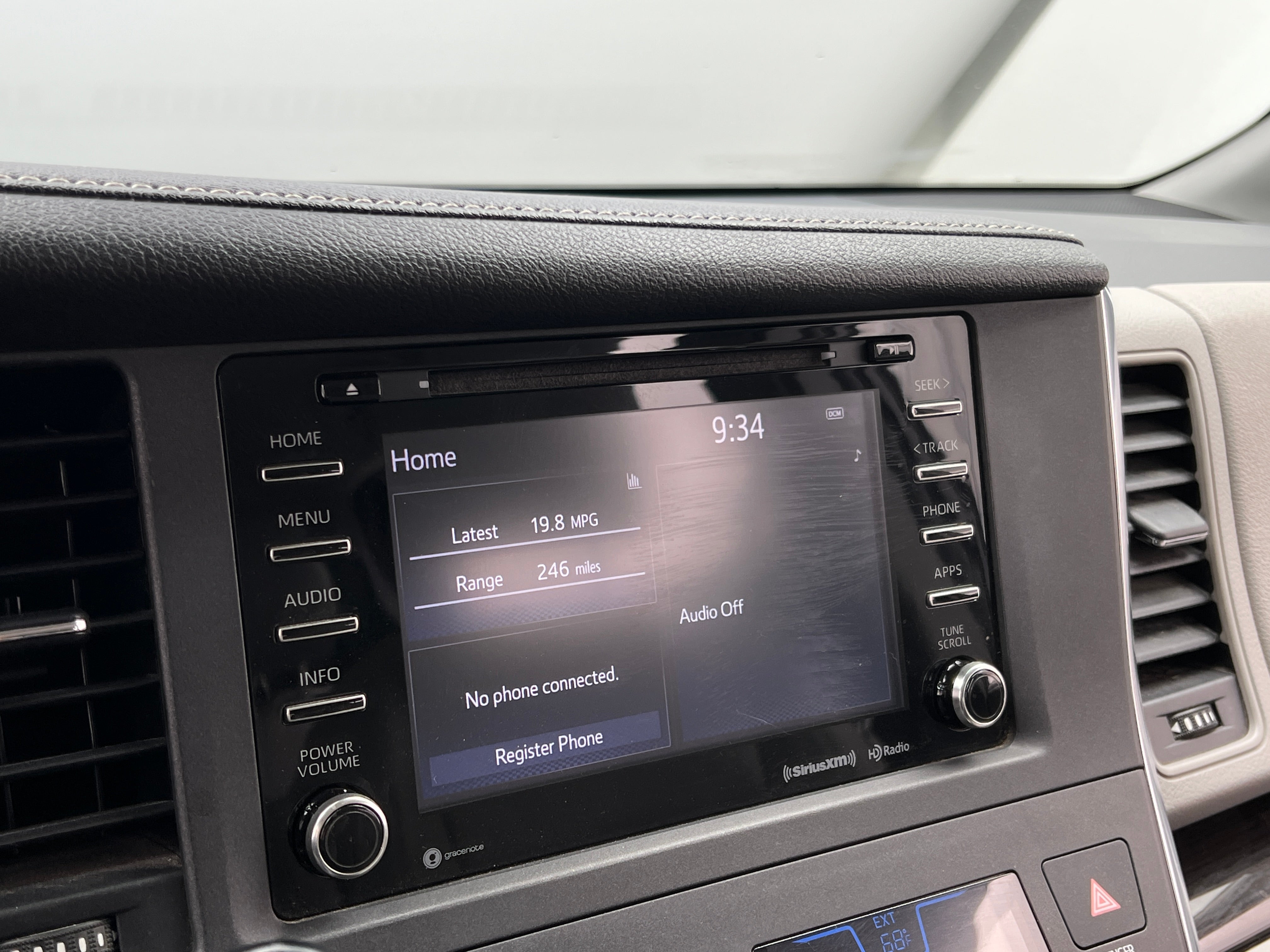 2018 Toyota Sienna XLE 3