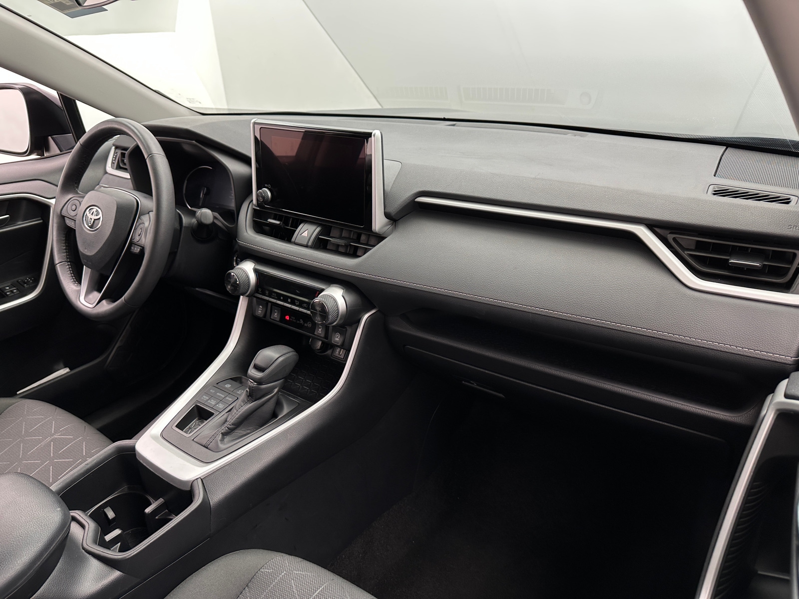 Thumbnail: 2024 Toyota RAV4 - 3