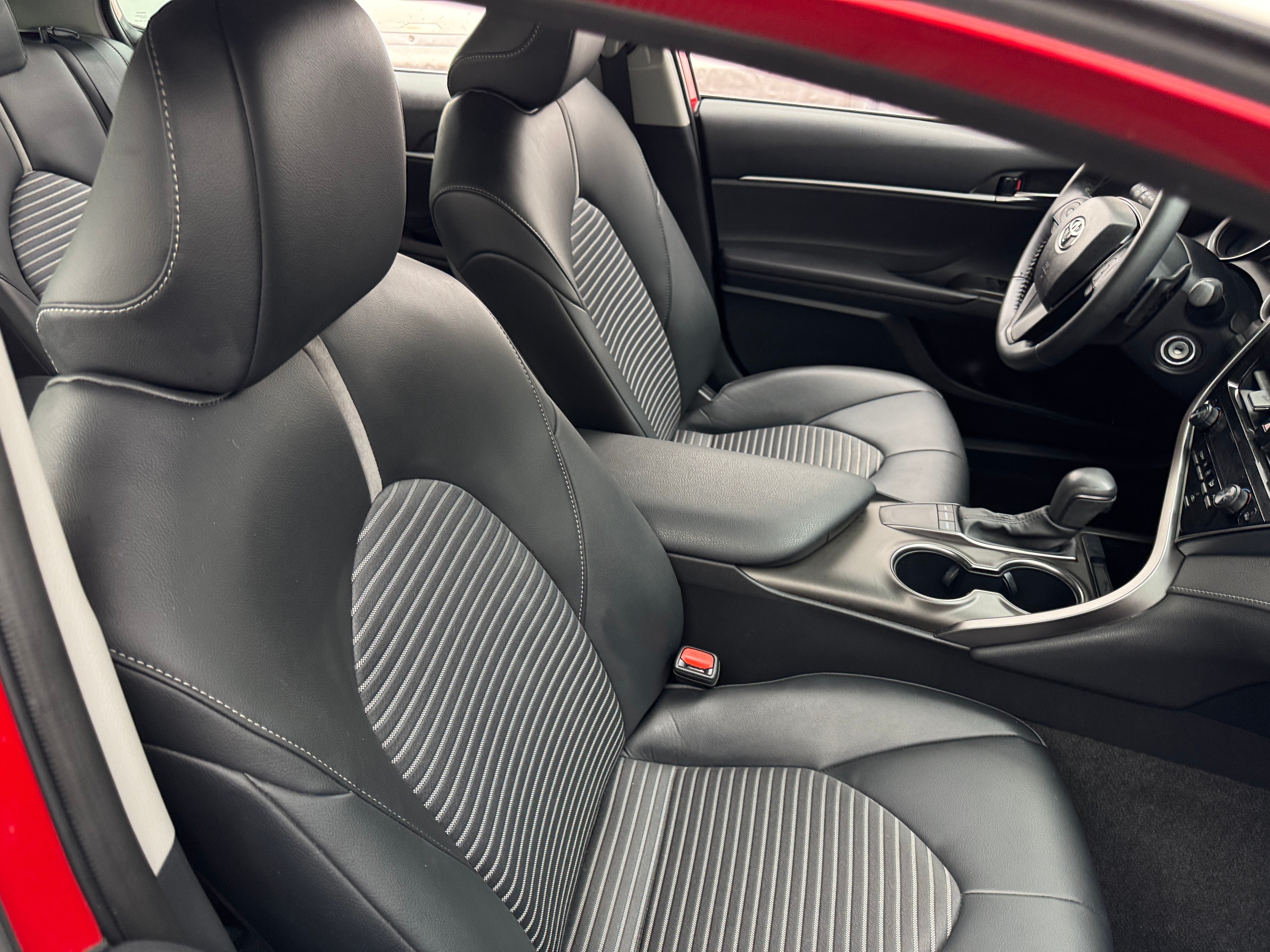 2023 Toyota Camry SE 2