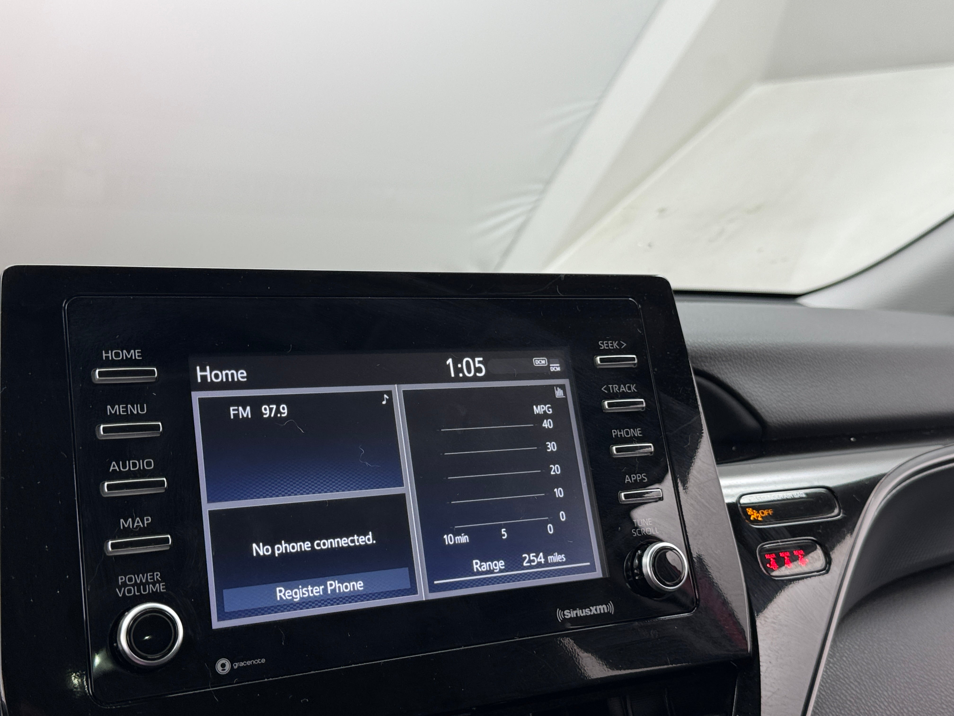 2023 Toyota Camry SE 4