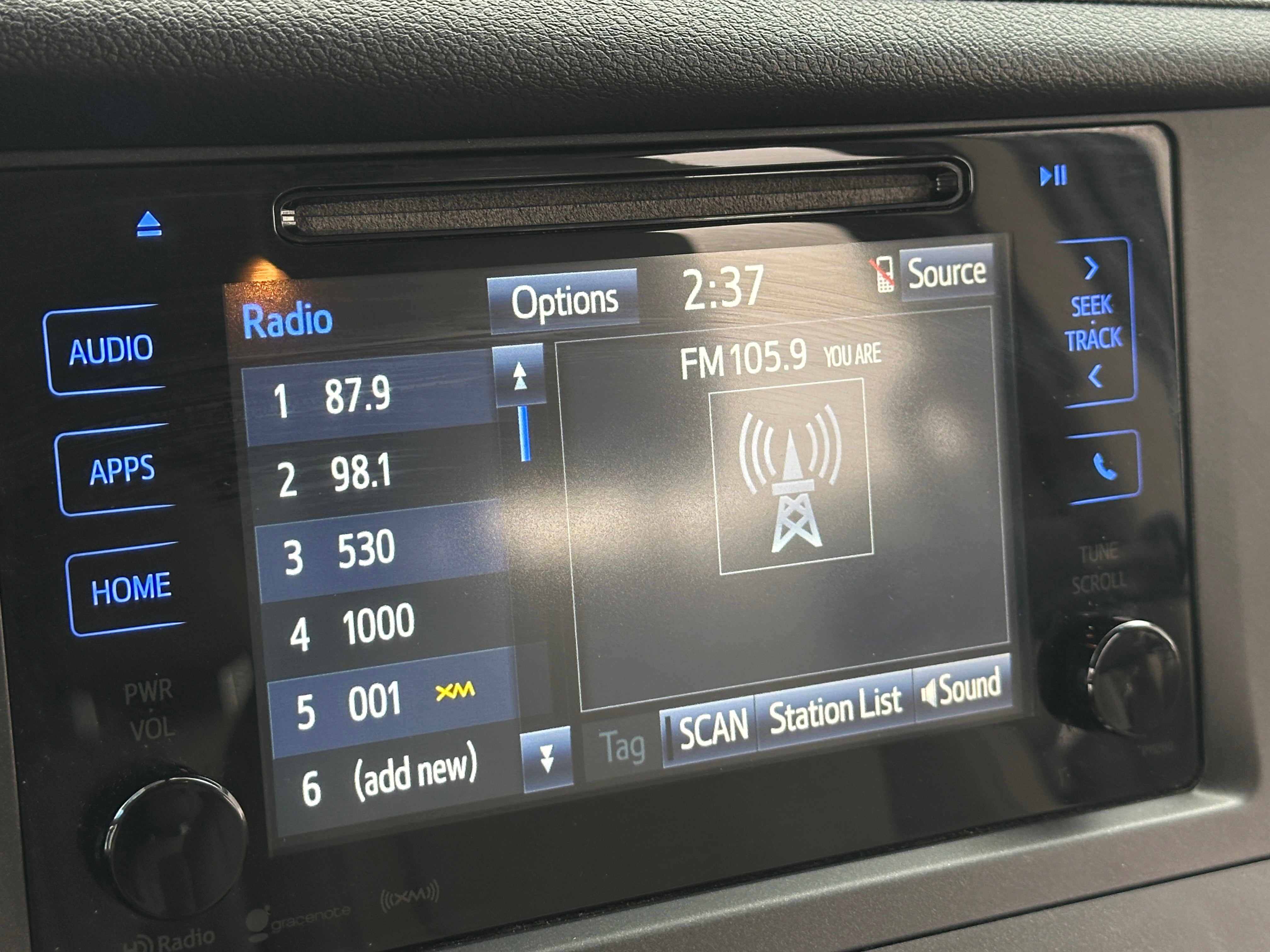 2017 Toyota Sienna XLE 3