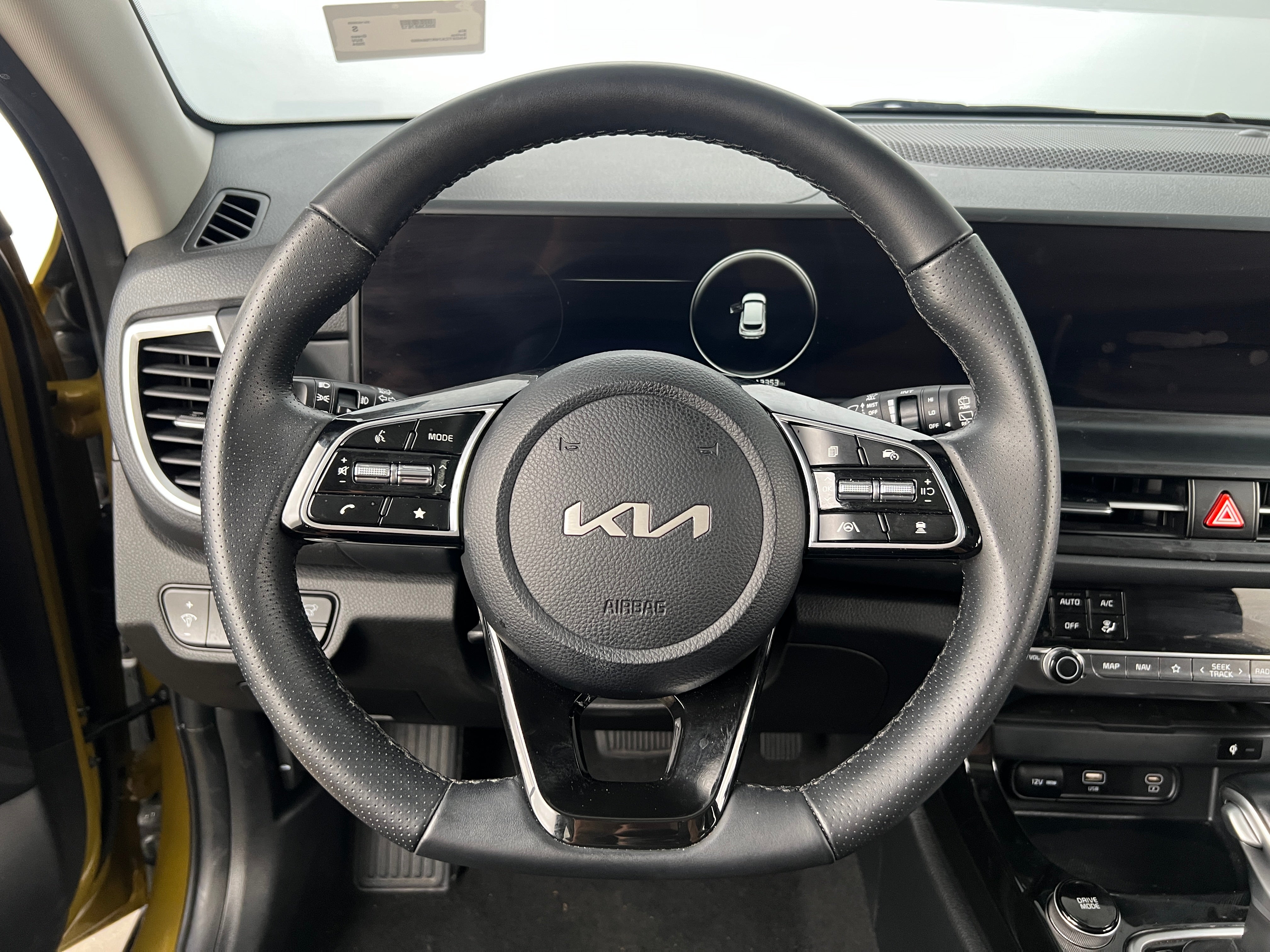 Thumbnail: 2024 Kia Seltos - 4