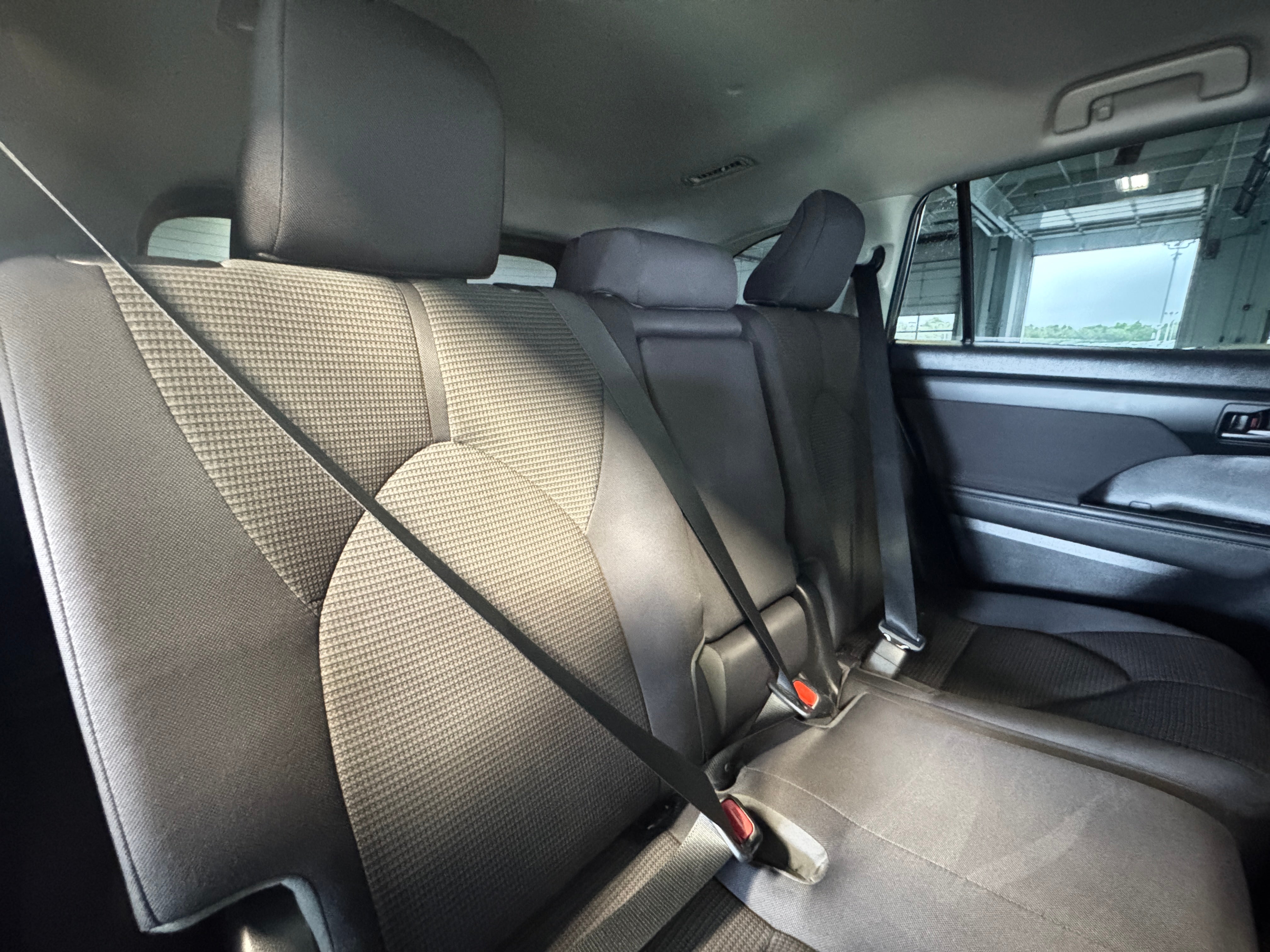 2020 Toyota Highlander LE 6