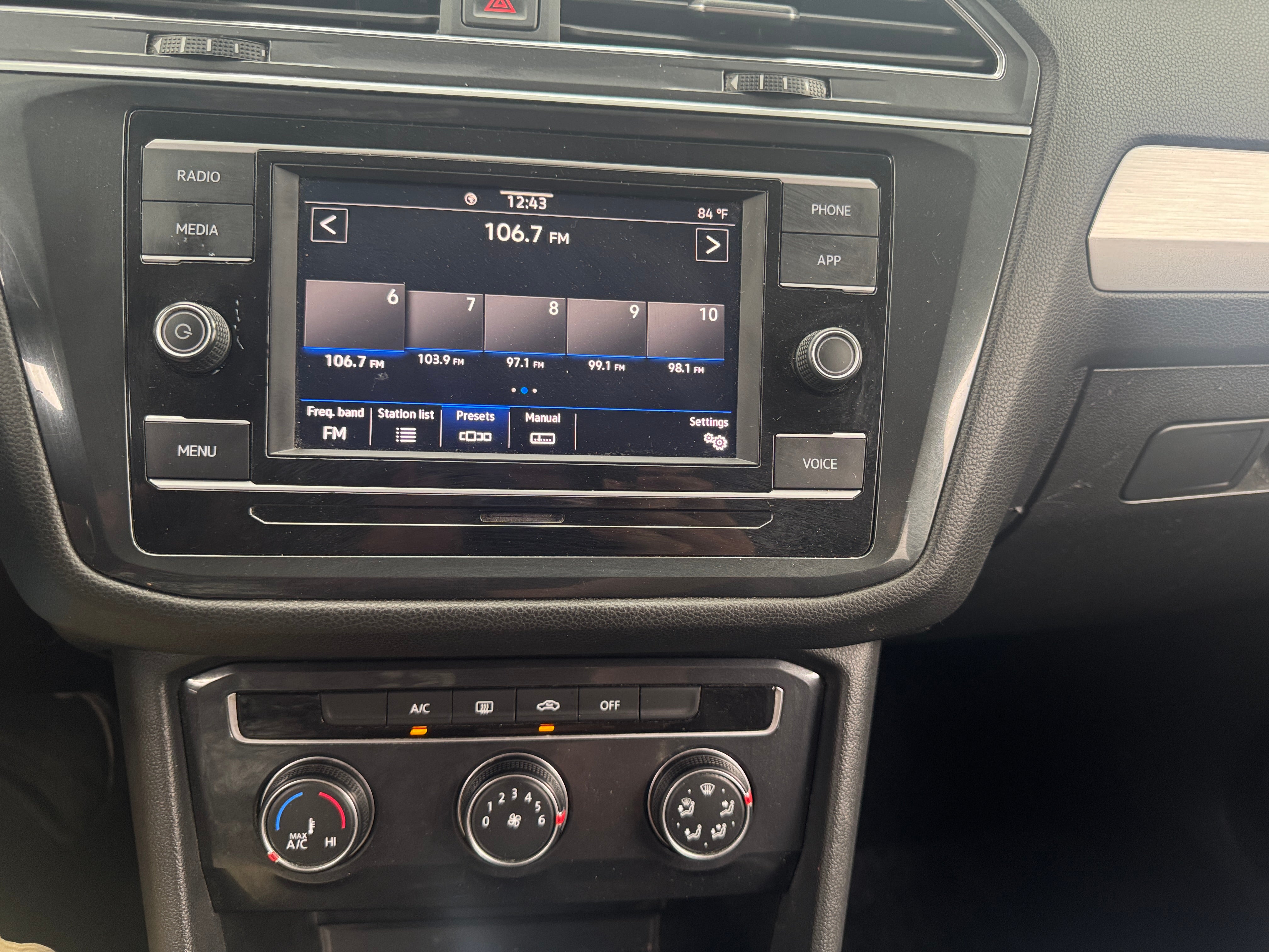 2020 Volkswagen Tiguan S 4