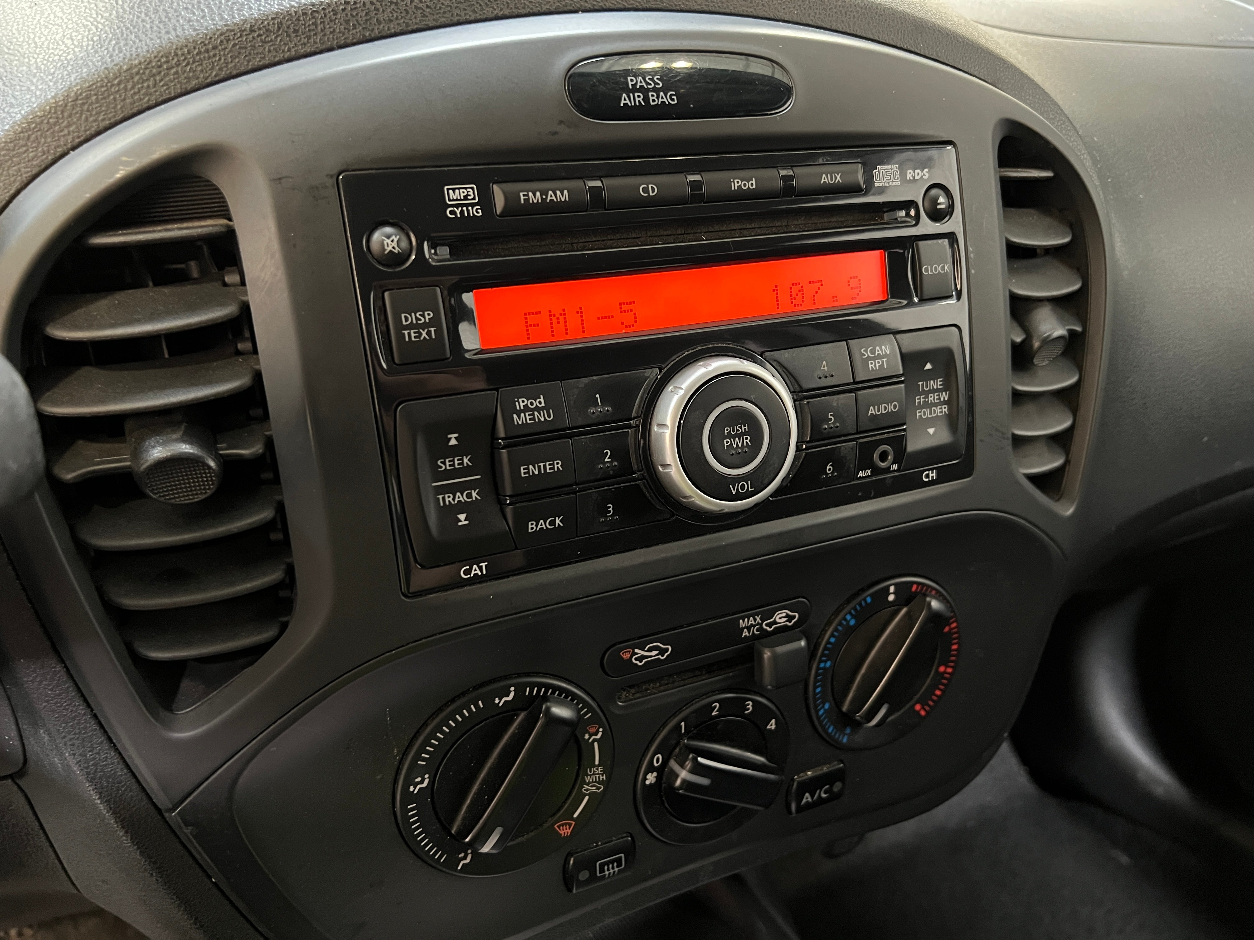 2014 Nissan Juke S 4