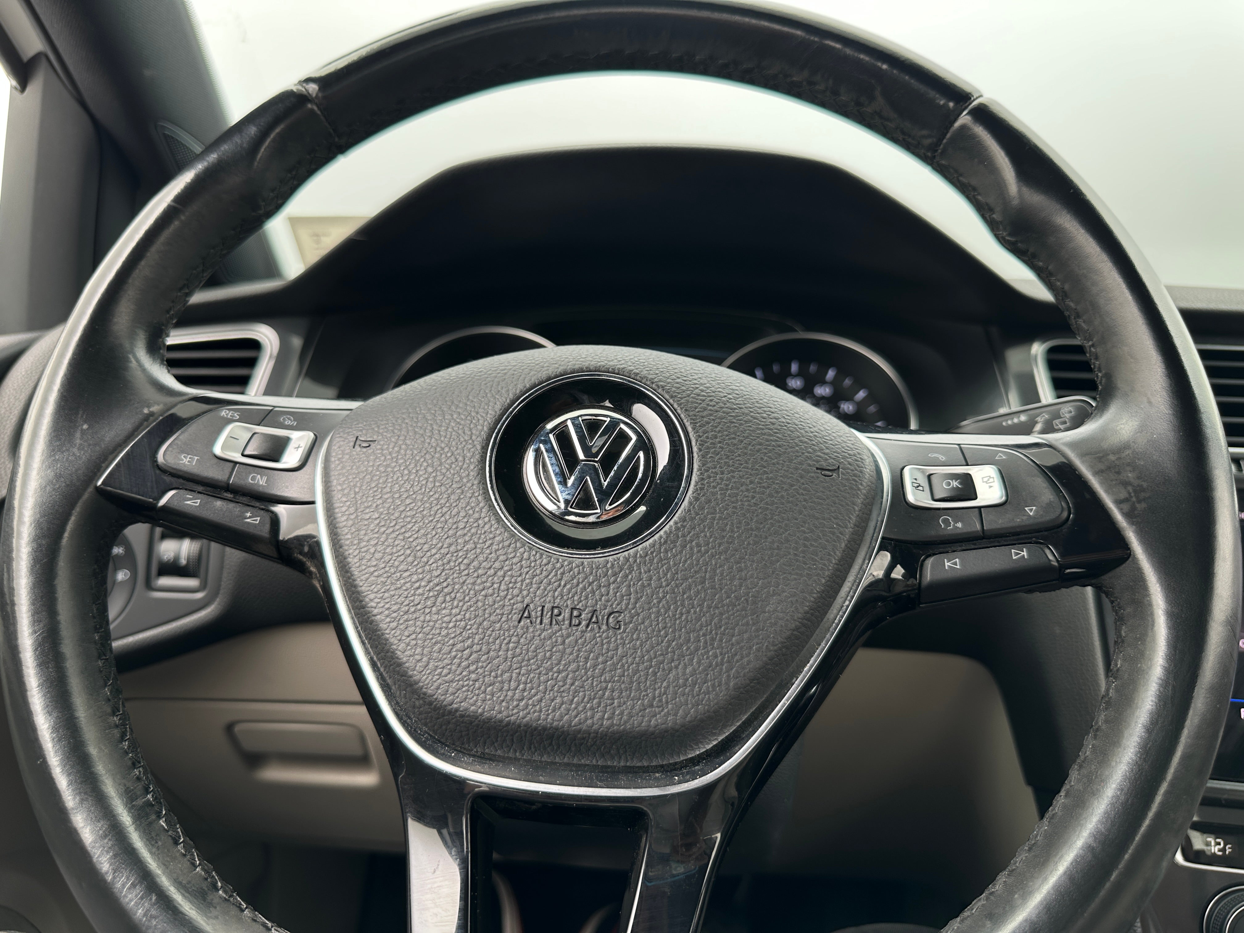 2017 Volkswagen e-Golf SEL Premium 4