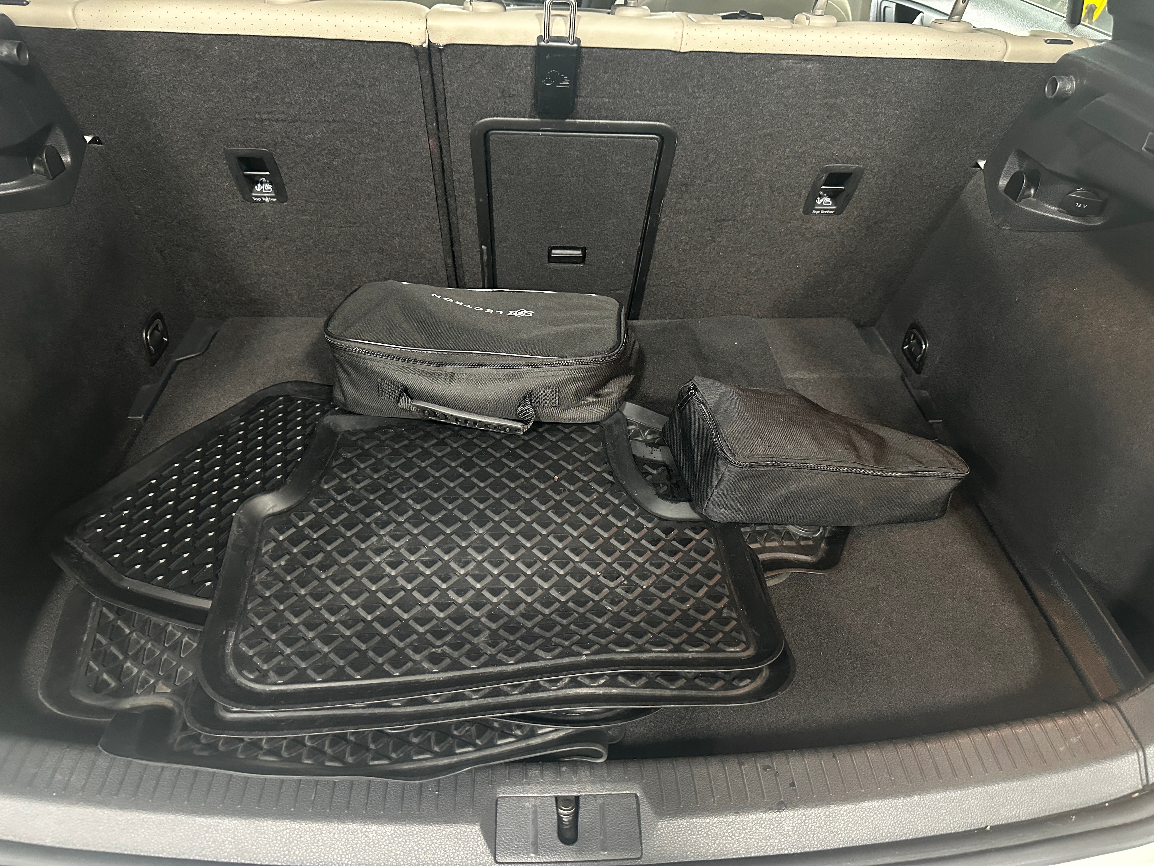 2017 Volkswagen e-Golf SEL Premium 6