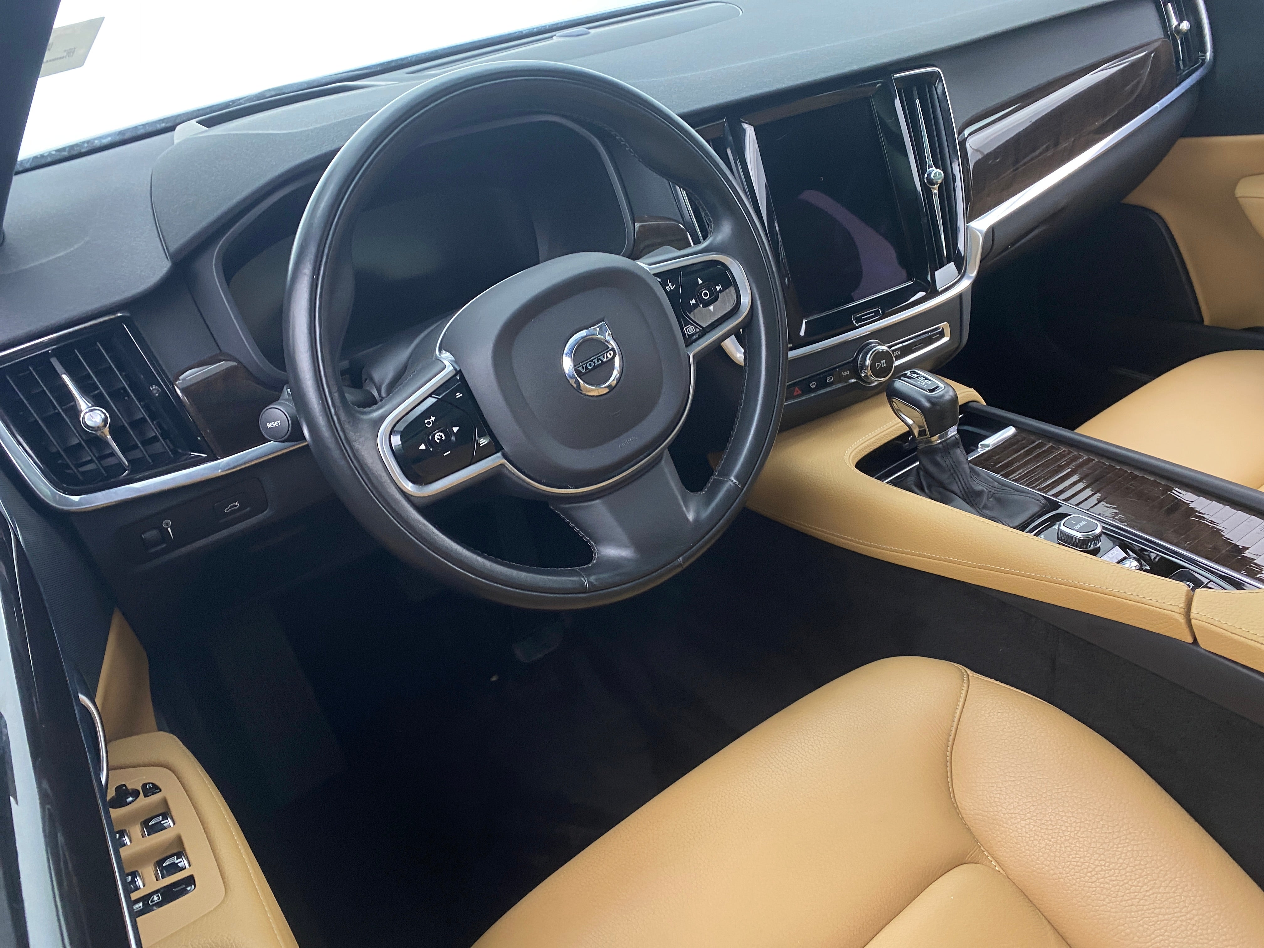 2018 Volvo S90 T5 Momentum 2