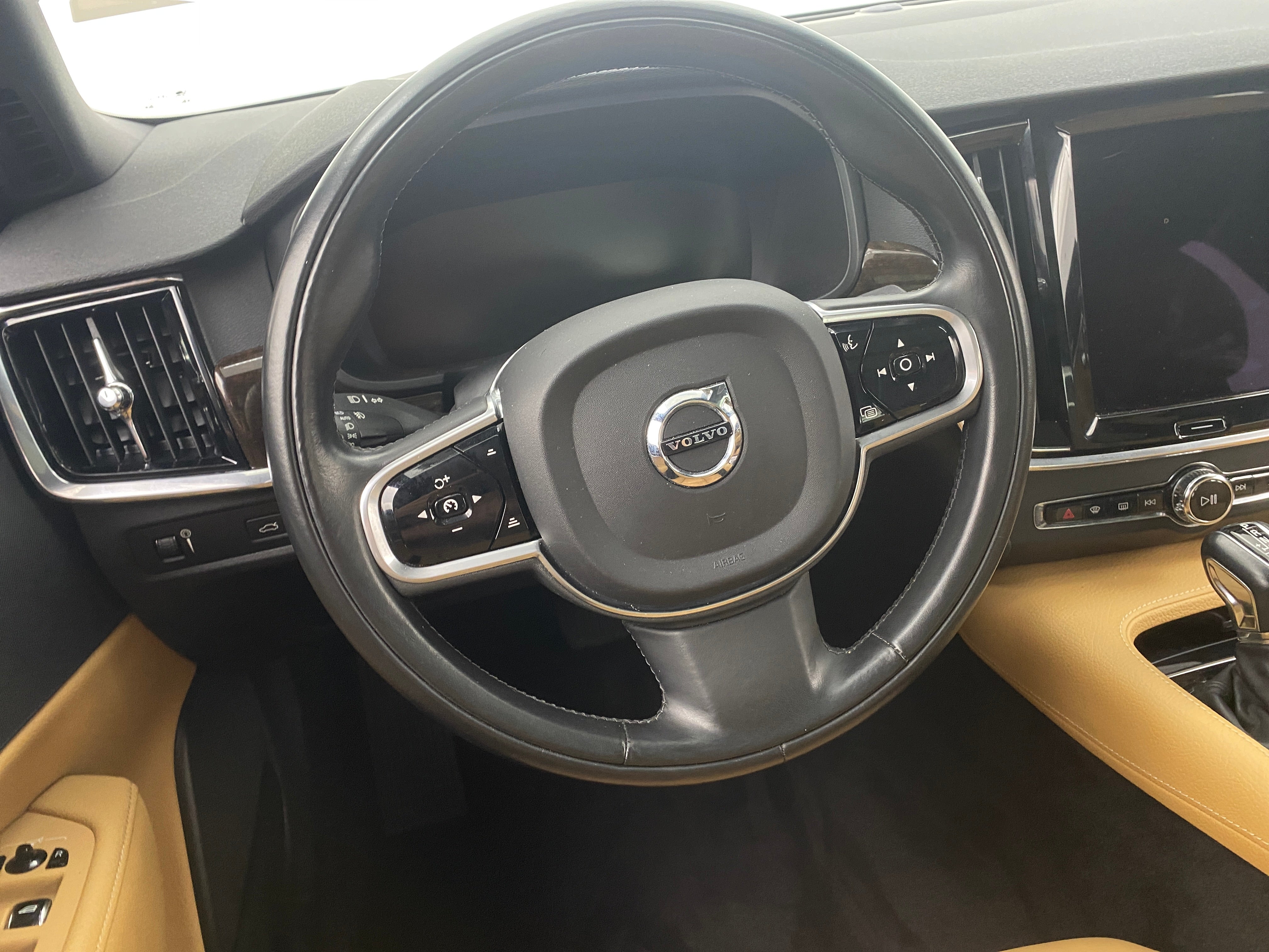 2018 Volvo S90 T5 Momentum 4