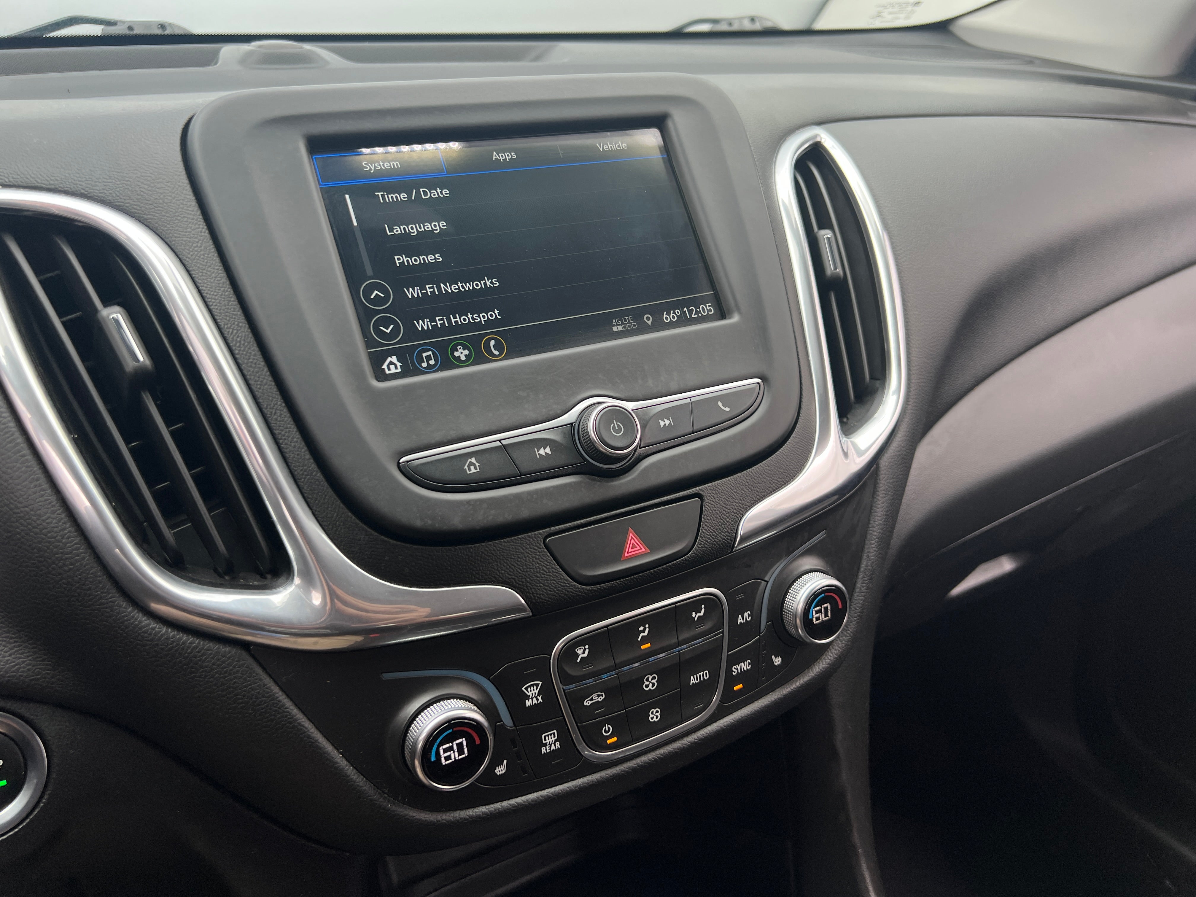 Thumbnail: 2019 Chevrolet Equinox - 4