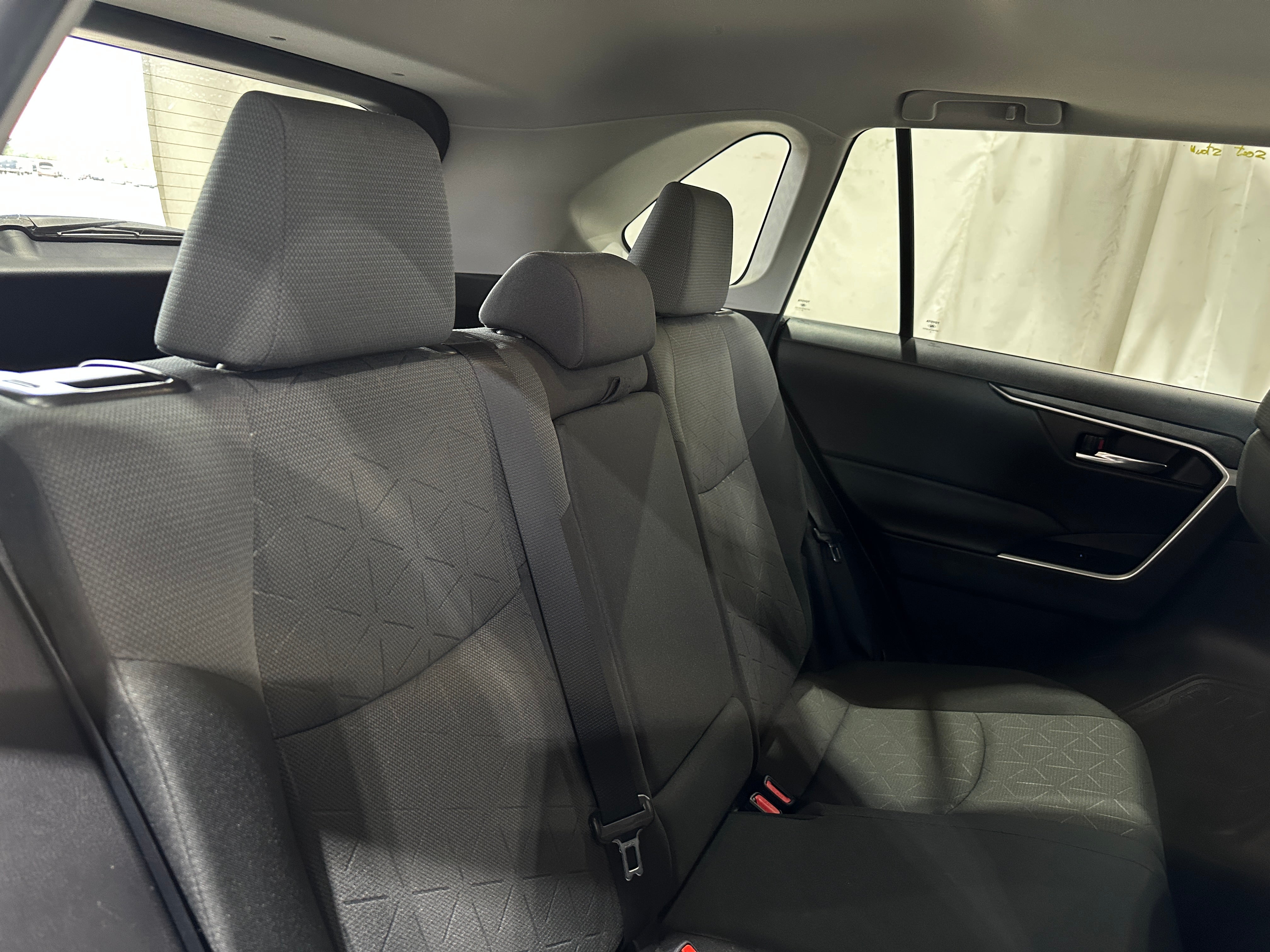 2022 Toyota RAV4 XLE 6