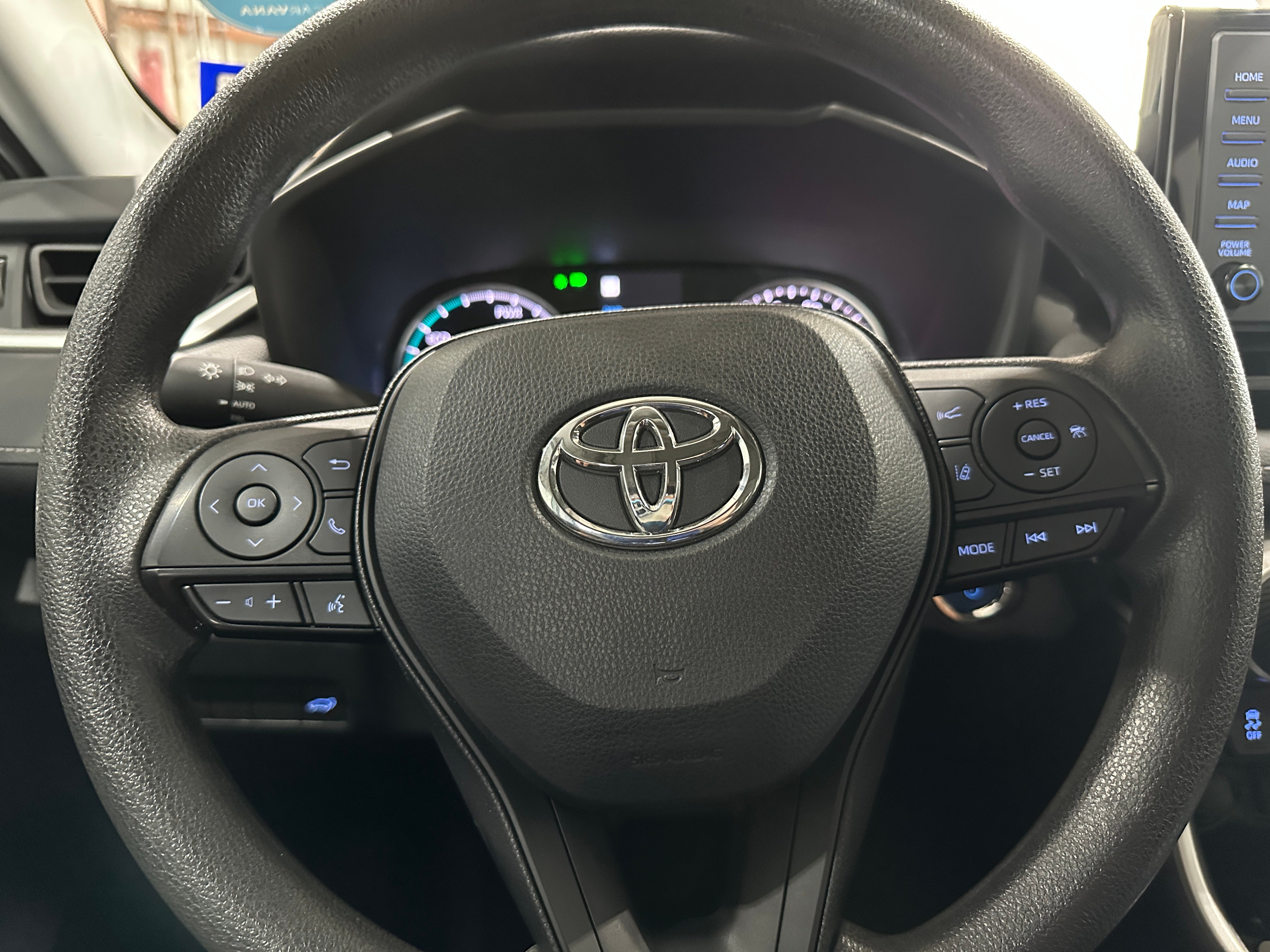 2022 Toyota RAV4 XLE 5