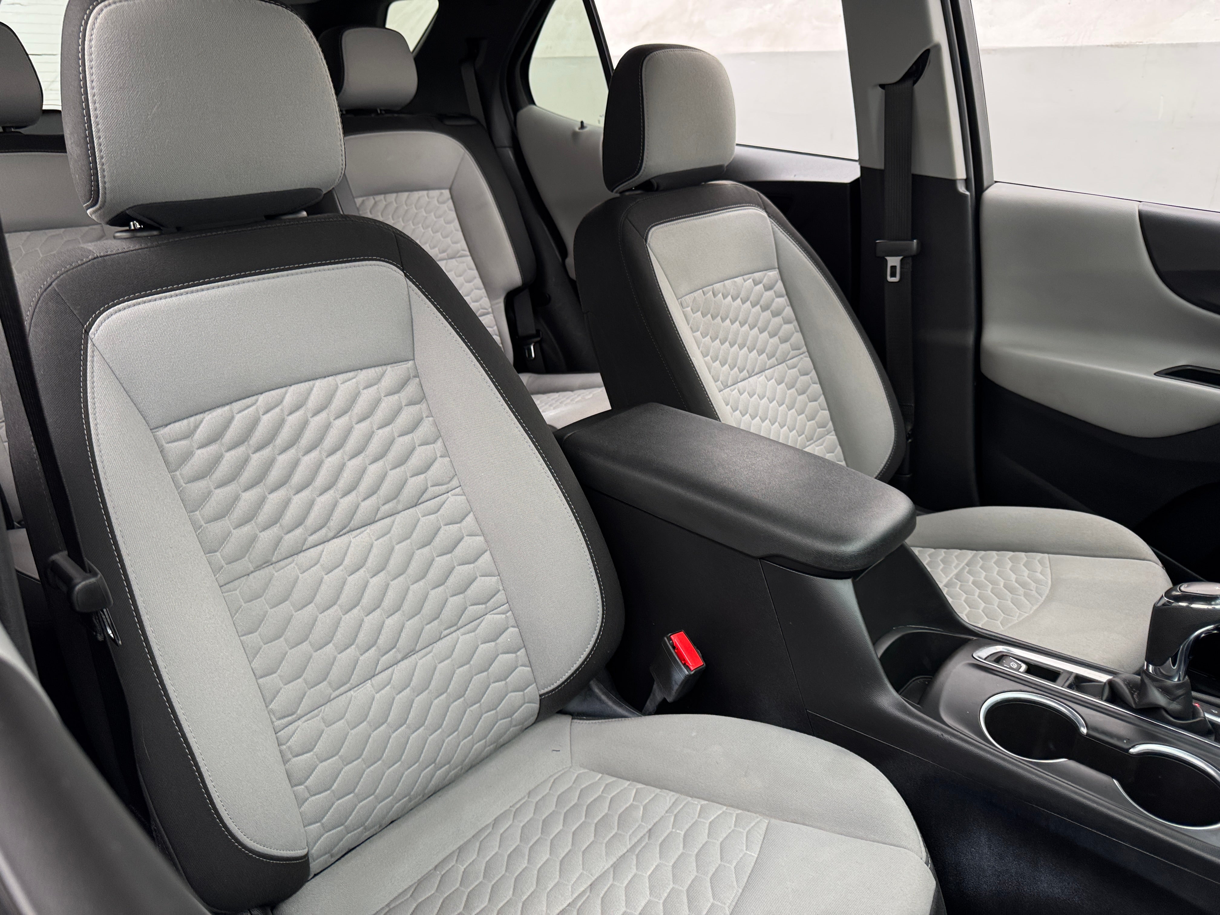 2021 Chevrolet Equinox LS 2
