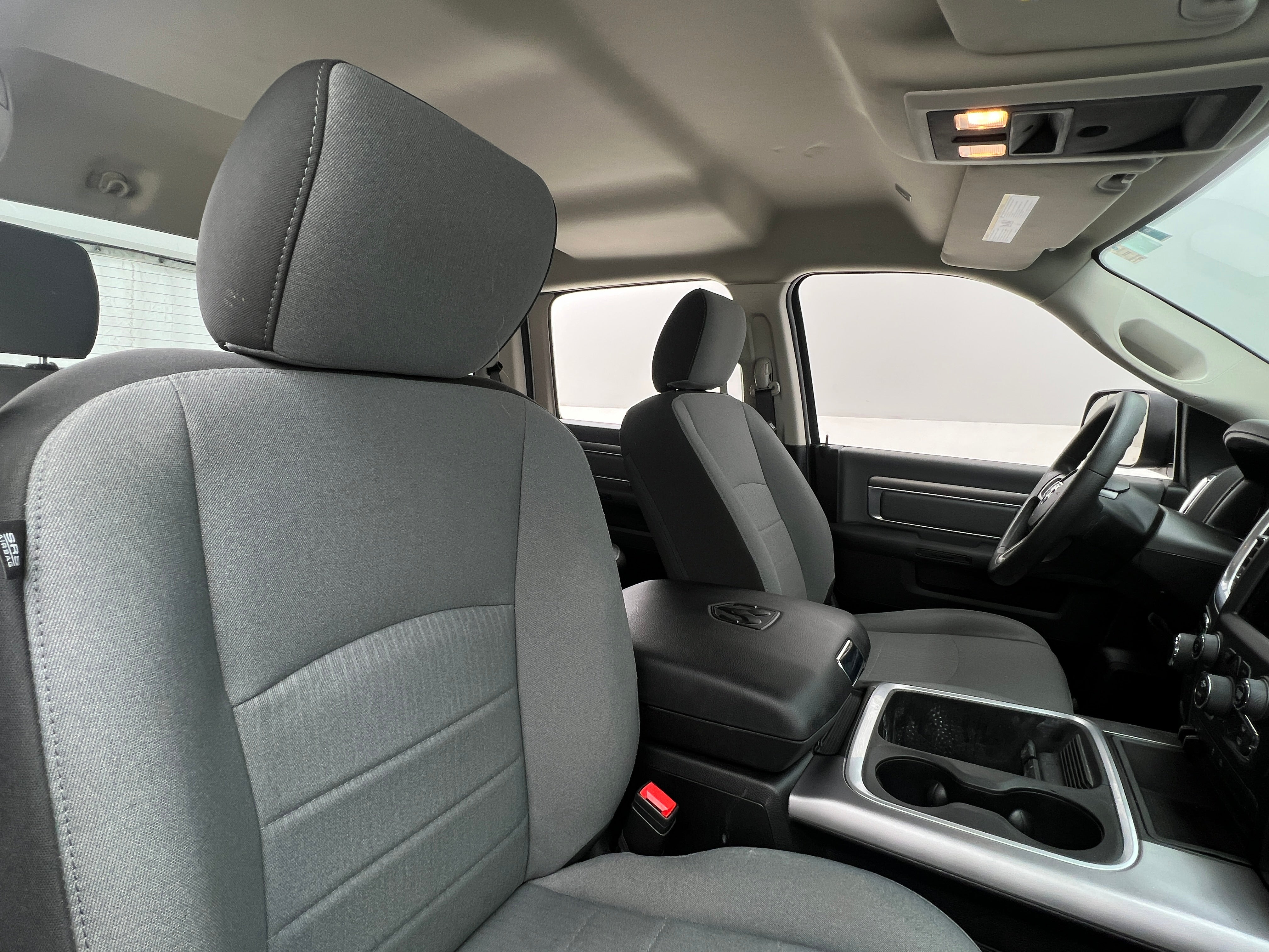 2023 RAM 1500 Classic SLT 2