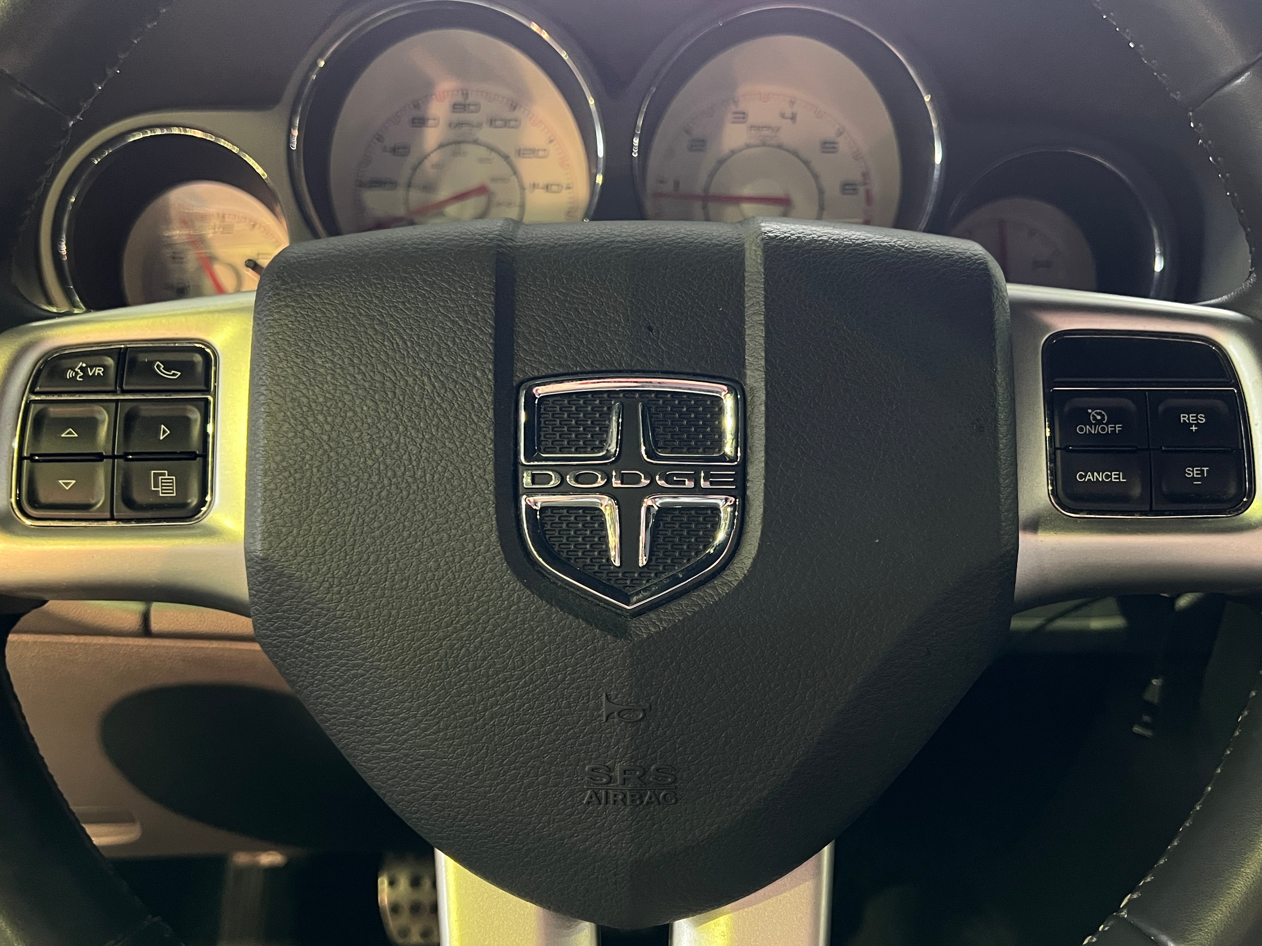 2014 Dodge Challenger R/T 4