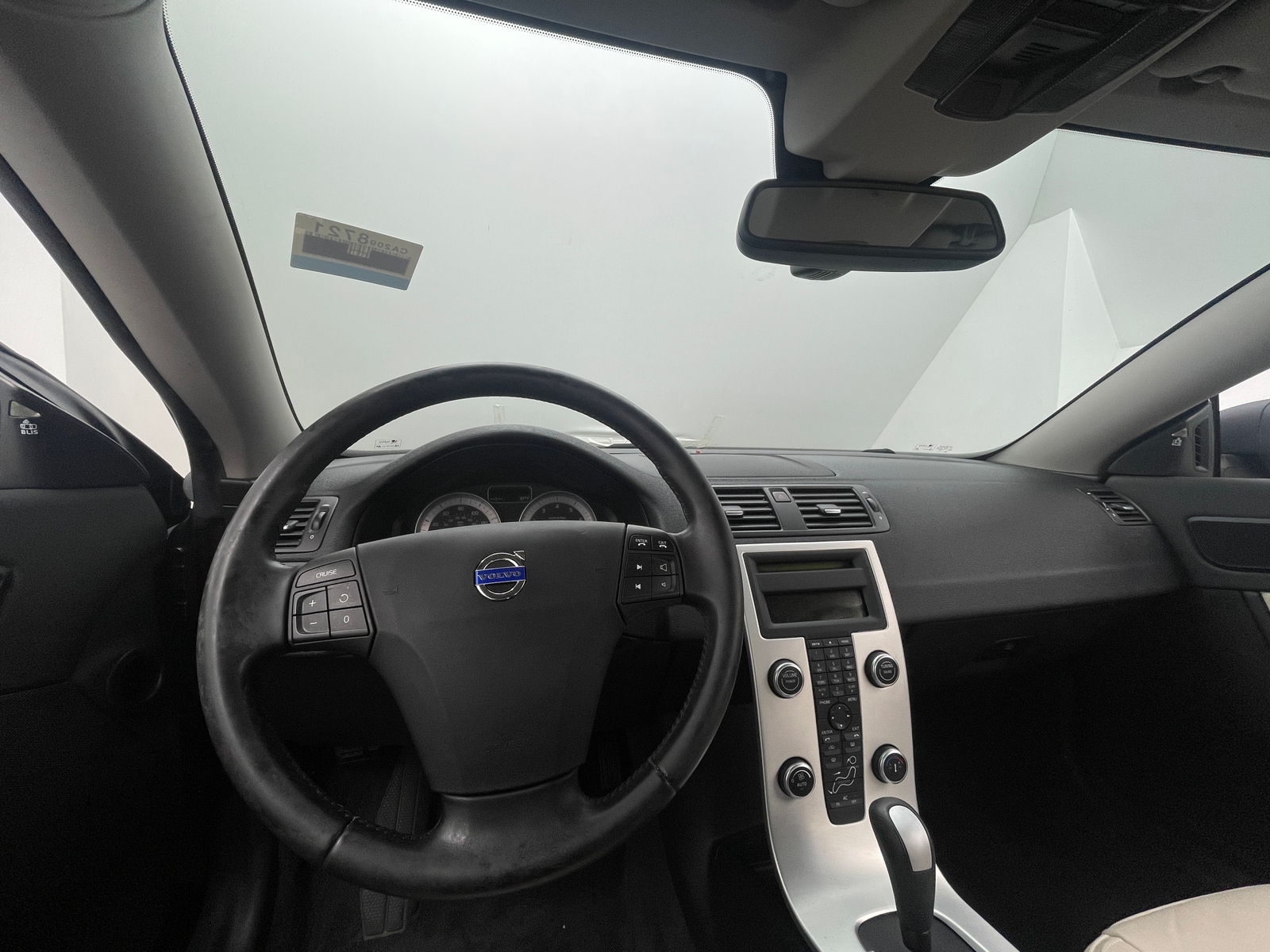 Thumbnail: 2011 Volvo C70 - 2