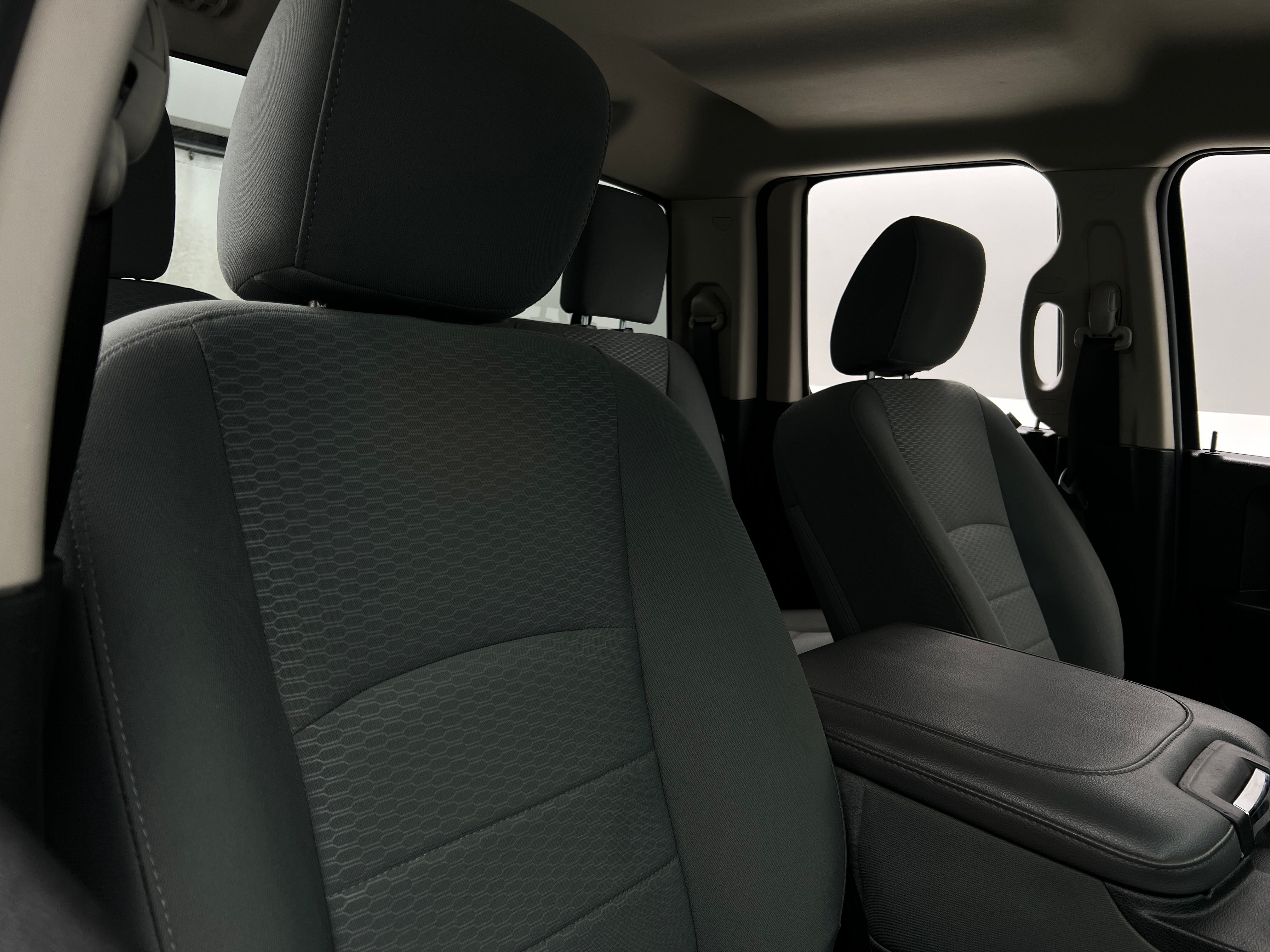 Thumbnail: 2020 RAM 1500 Classic - 2