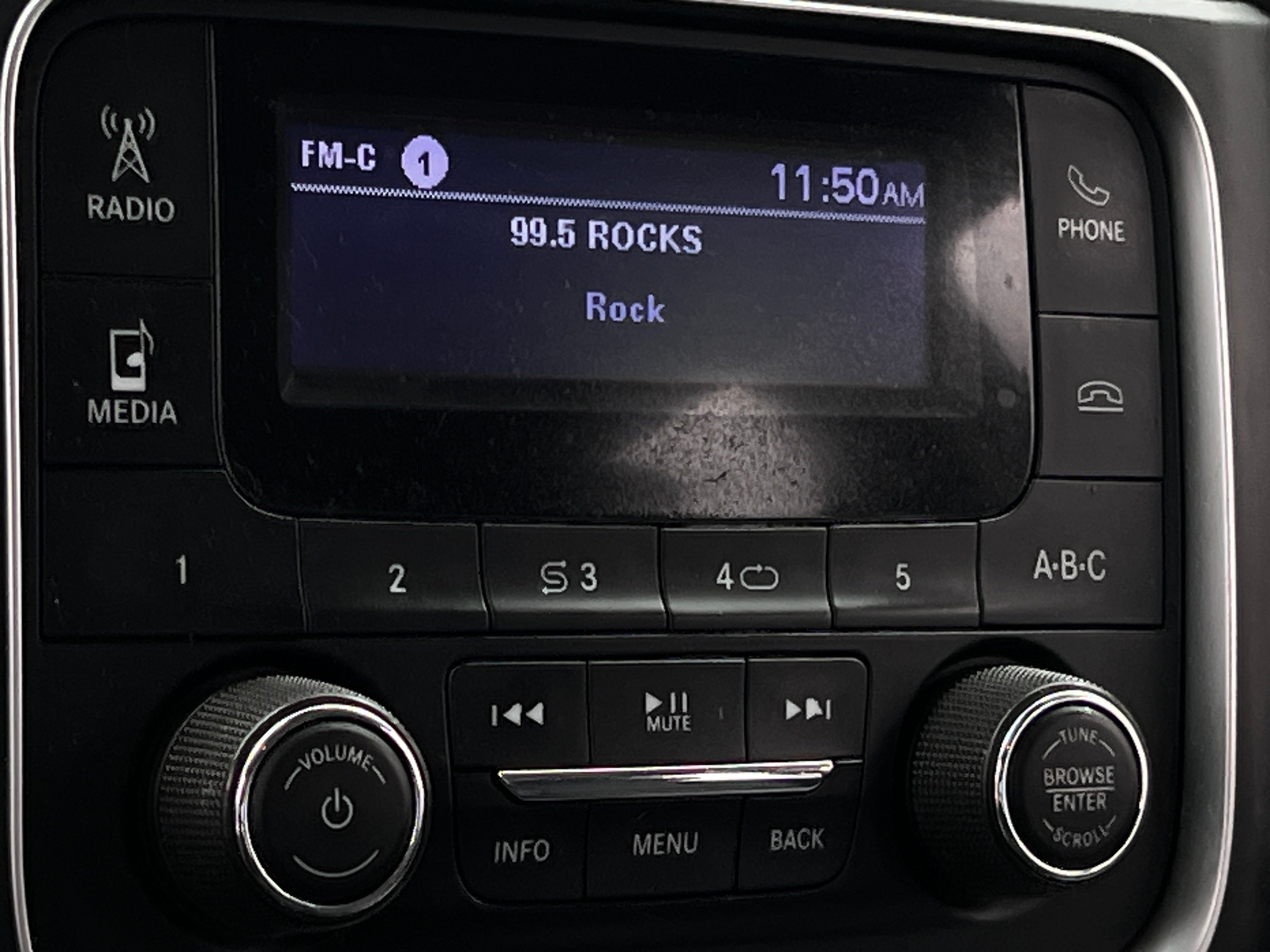 Thumbnail: 2020 RAM 1500 Classic - 4