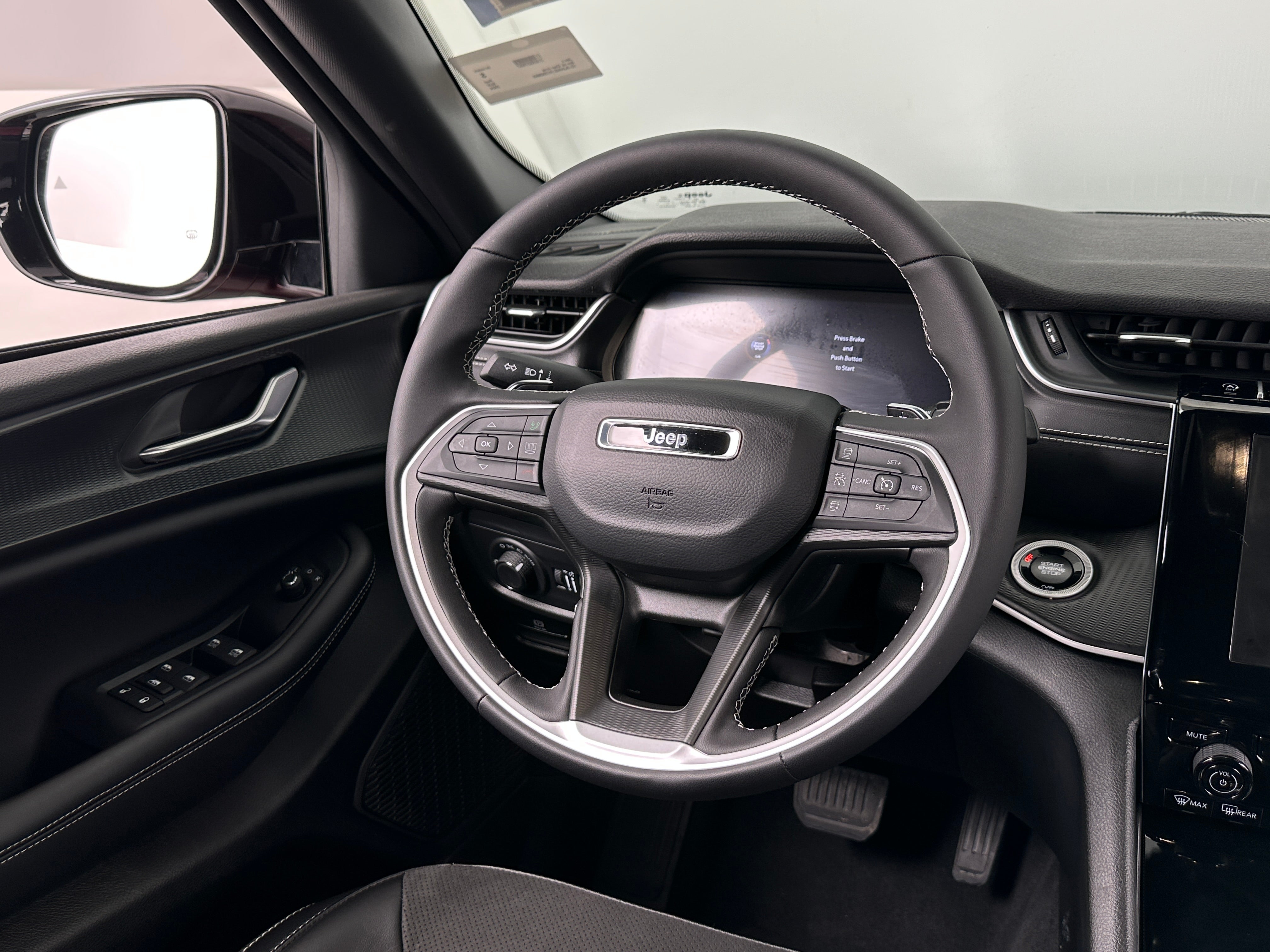 Thumbnail: 2024 Jeep Grand Cherokee - 4