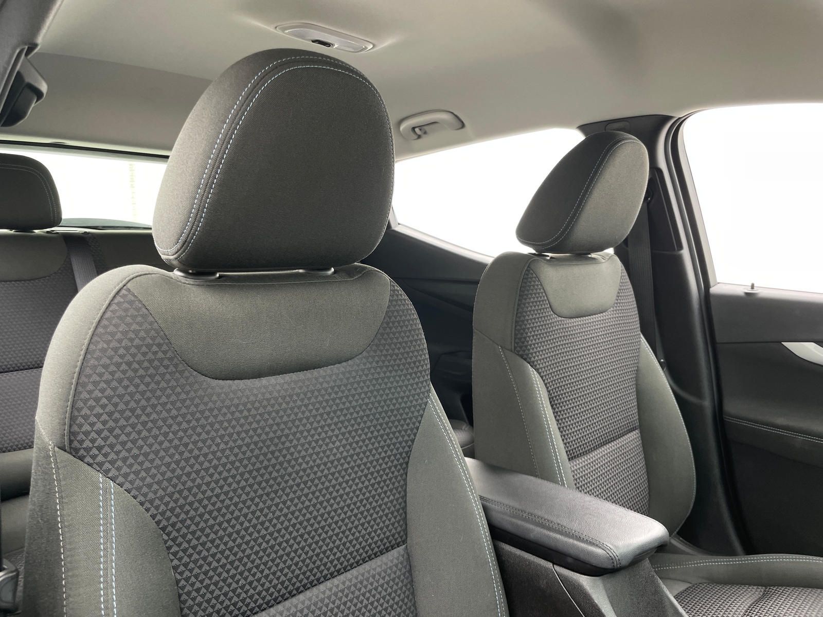 Thumbnail: 2023 Chevrolet Bolt EUV - 2
