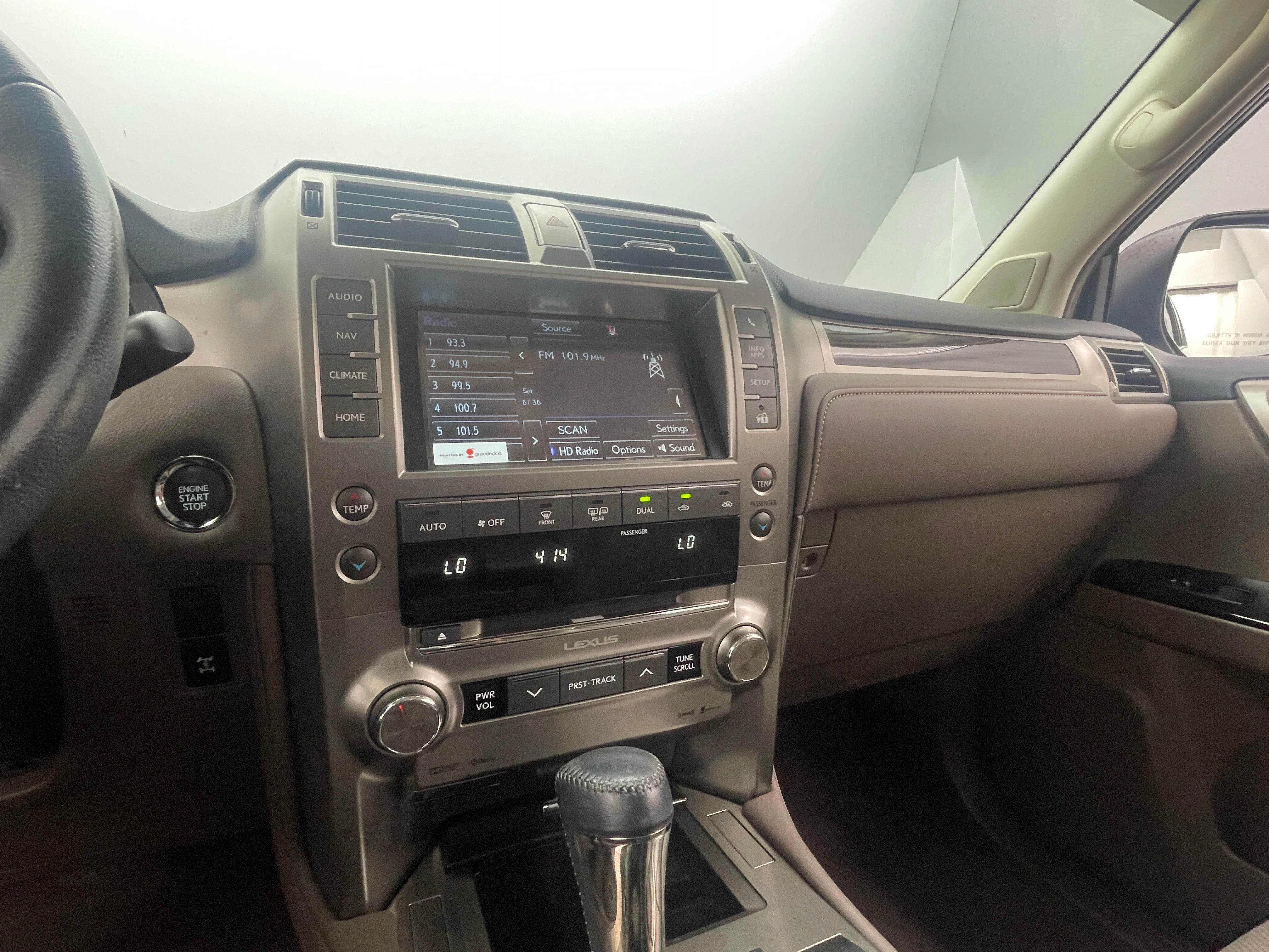 2017 Lexus GX 460 3