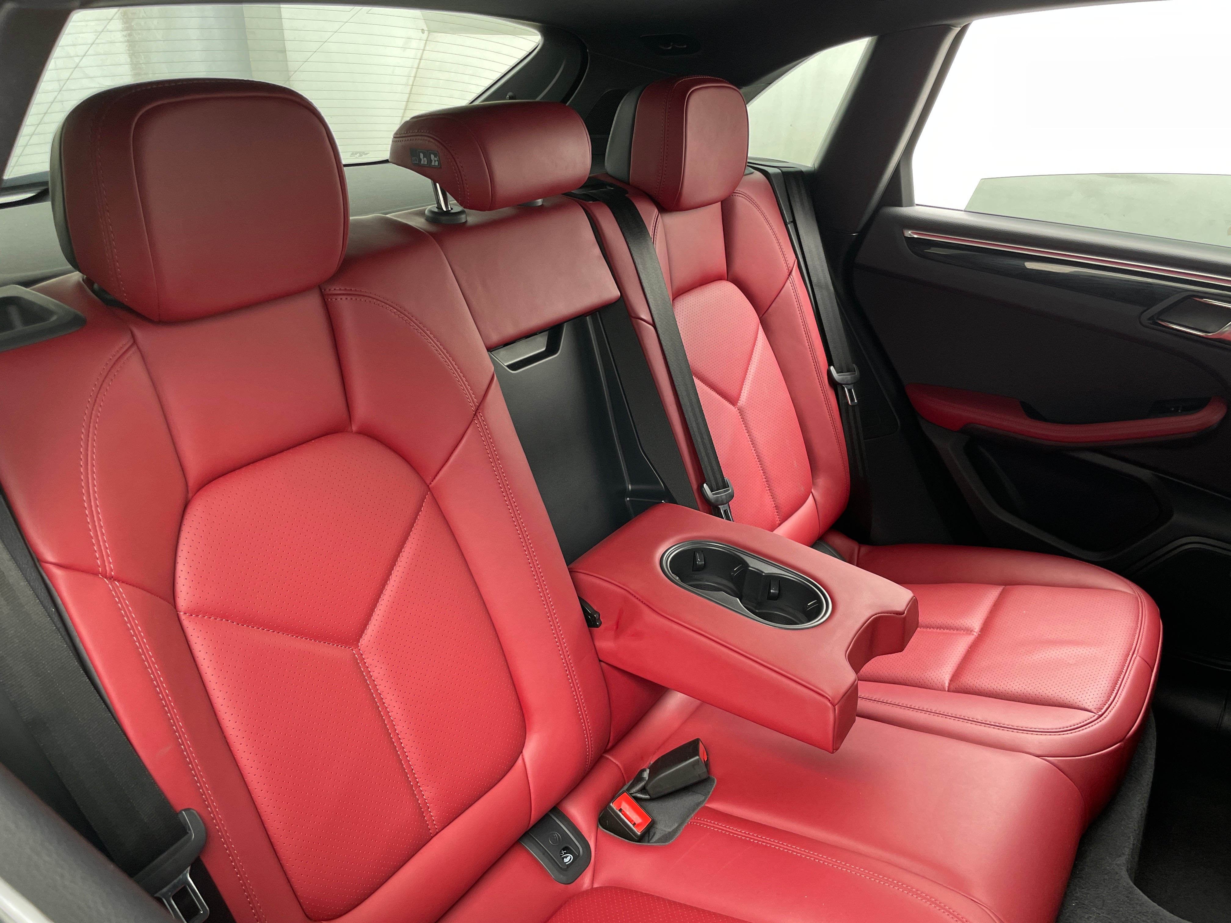Thumbnail: 2023 Porsche Macan - 5