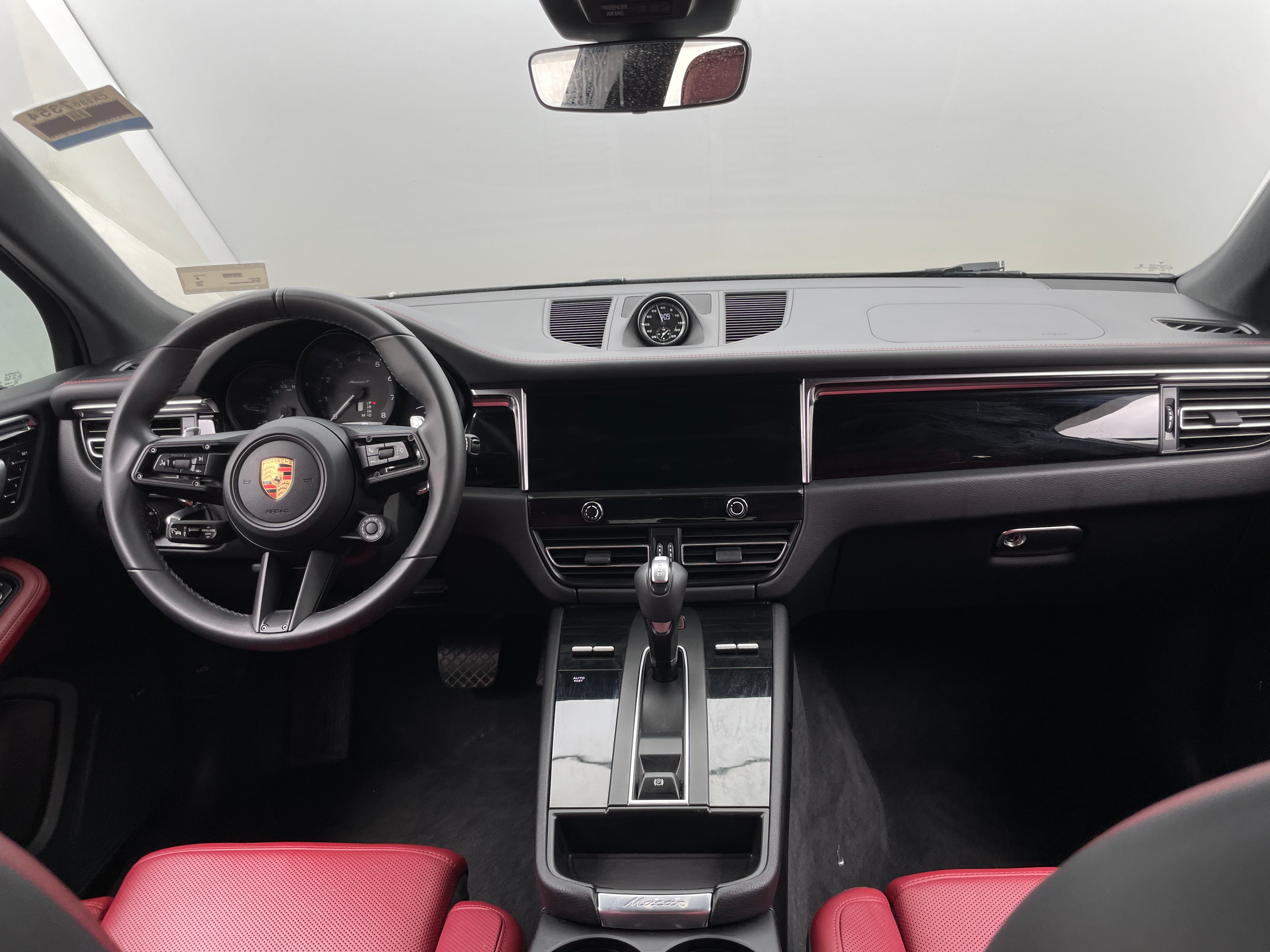 Thumbnail: 2023 Porsche Macan - 2