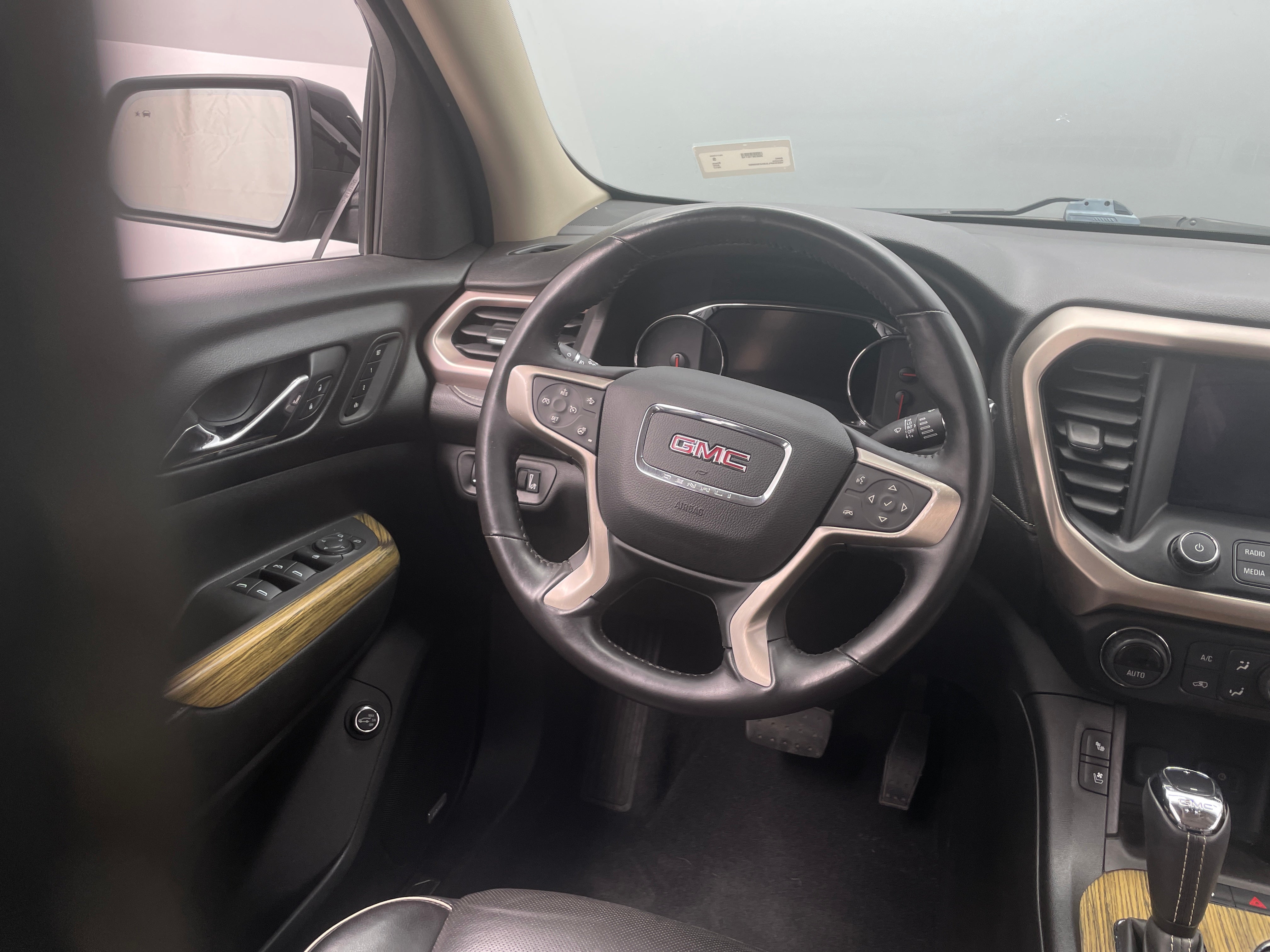 2017 GMC Acadia Denali 4