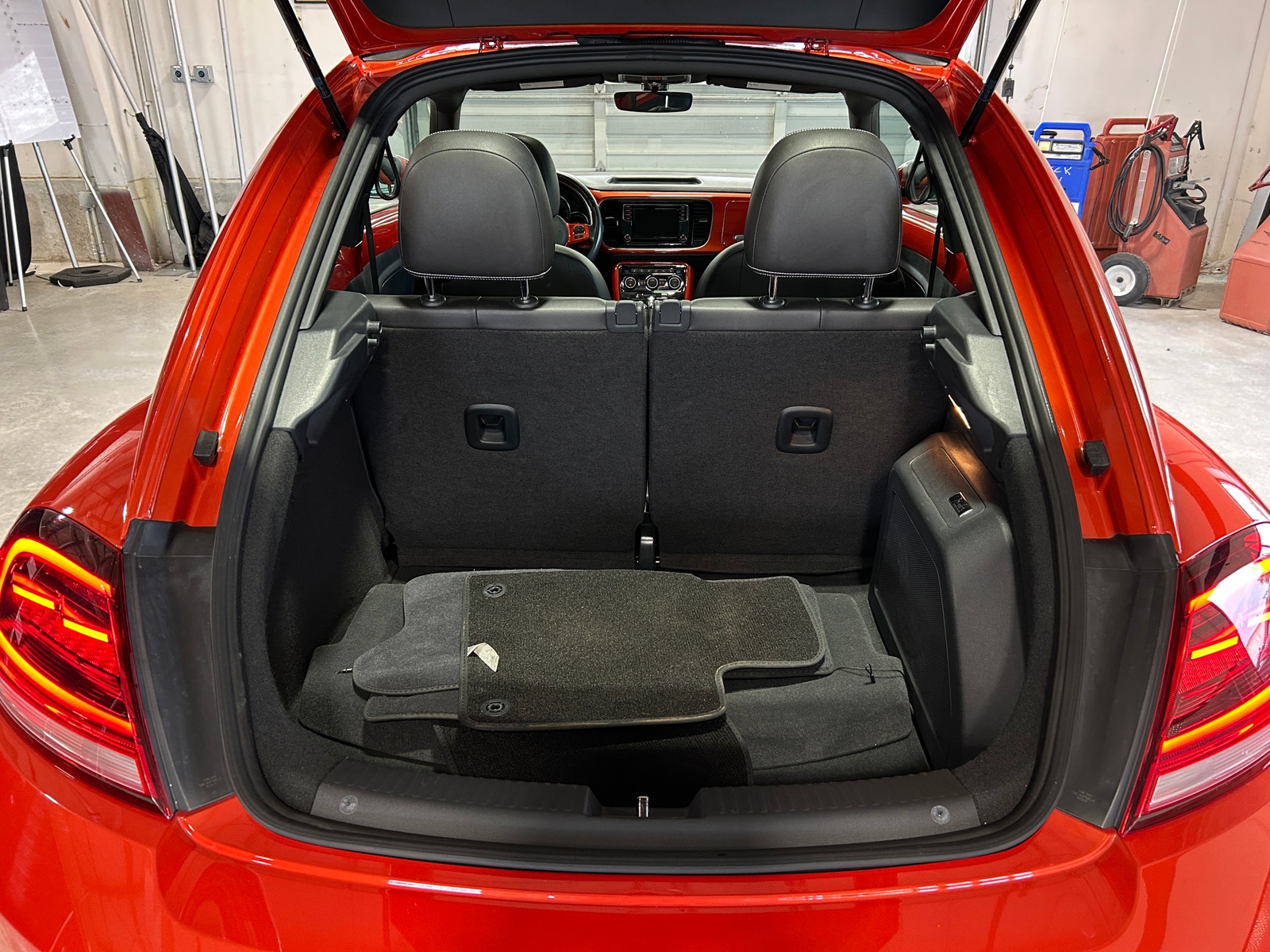 Thumbnail: 2017 Volkswagen Beetle - 6