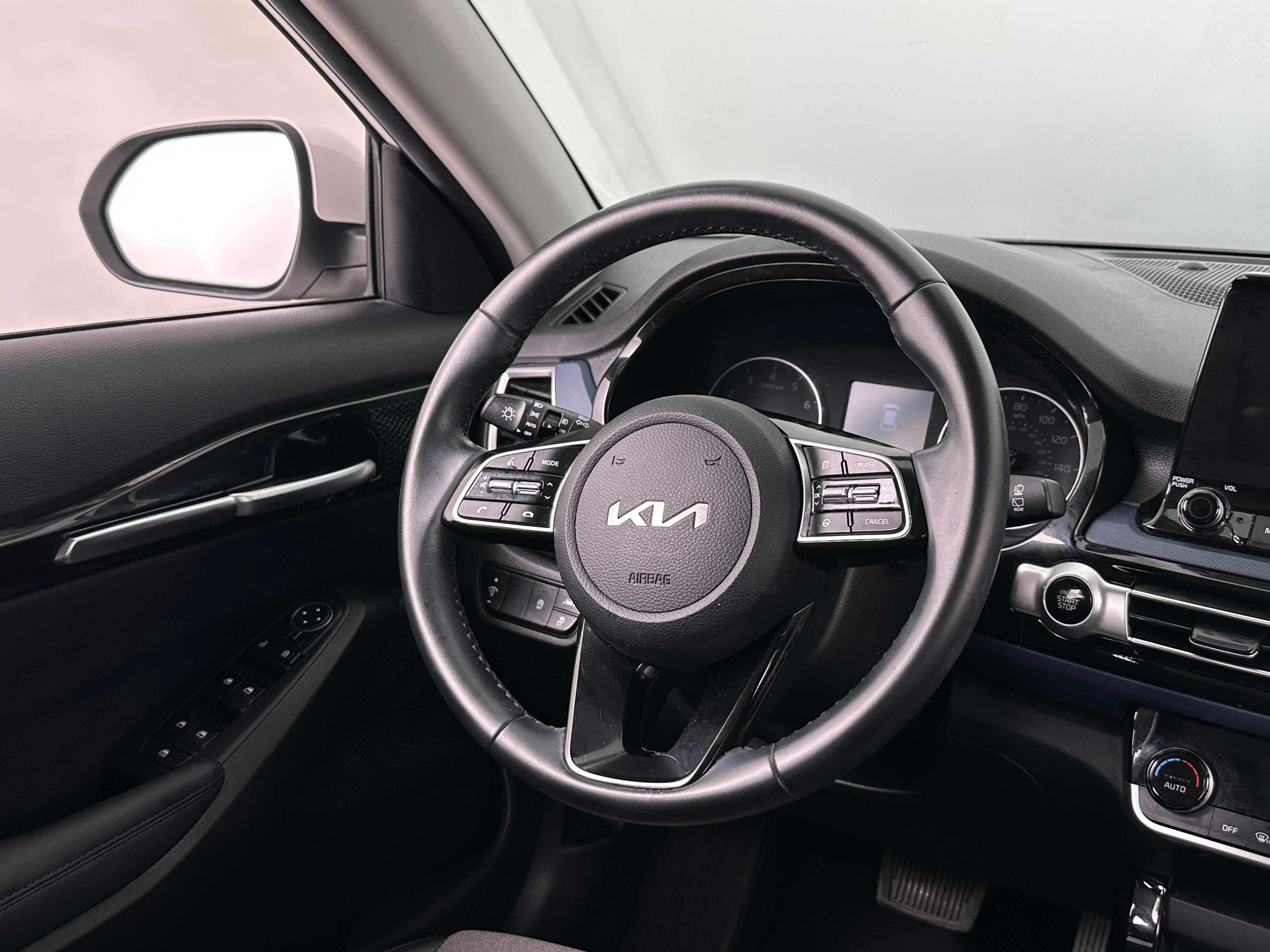 2022 Kia Seltos S 5