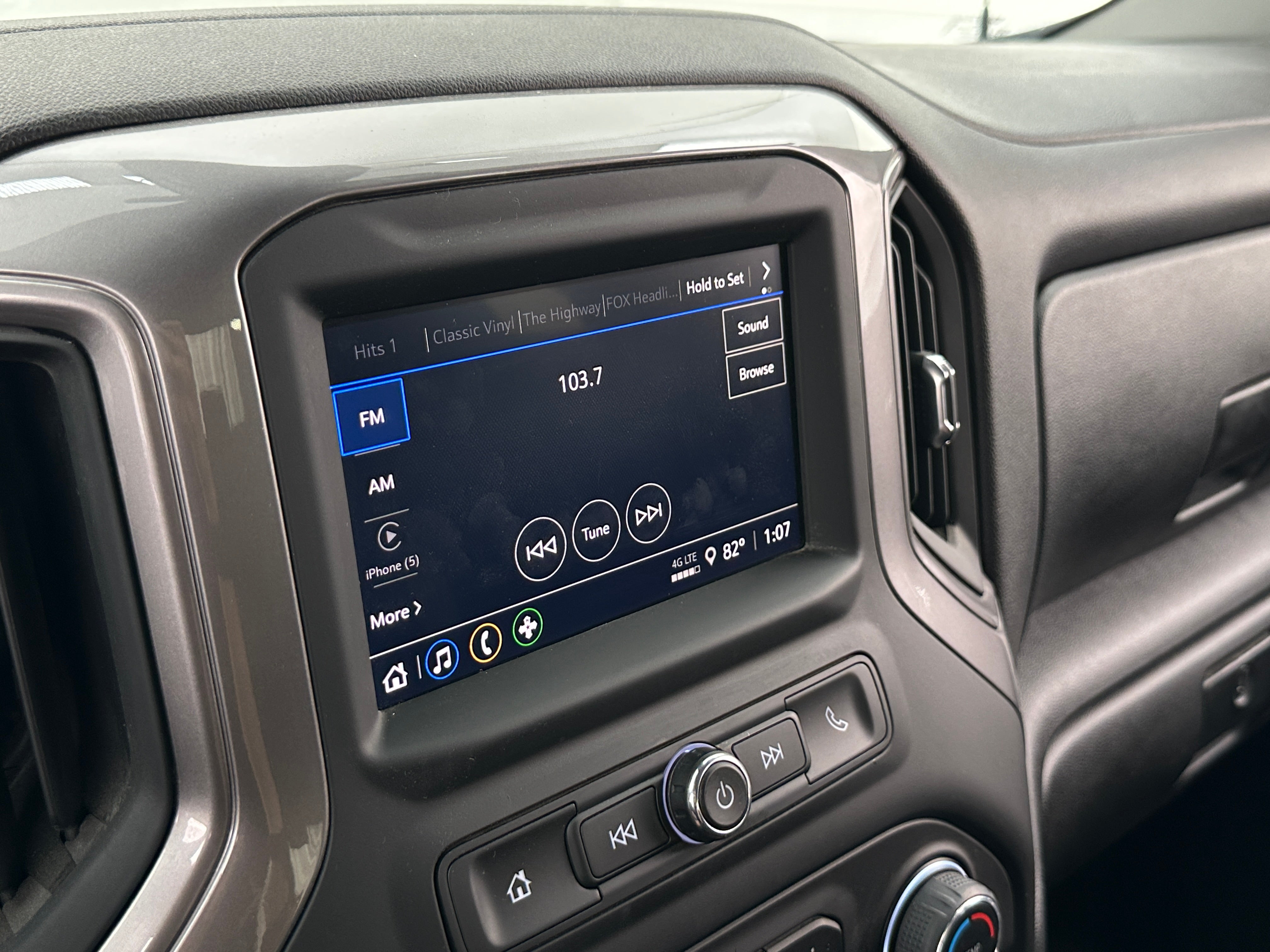 2024 Chevrolet Silverado 1500 Custom 4