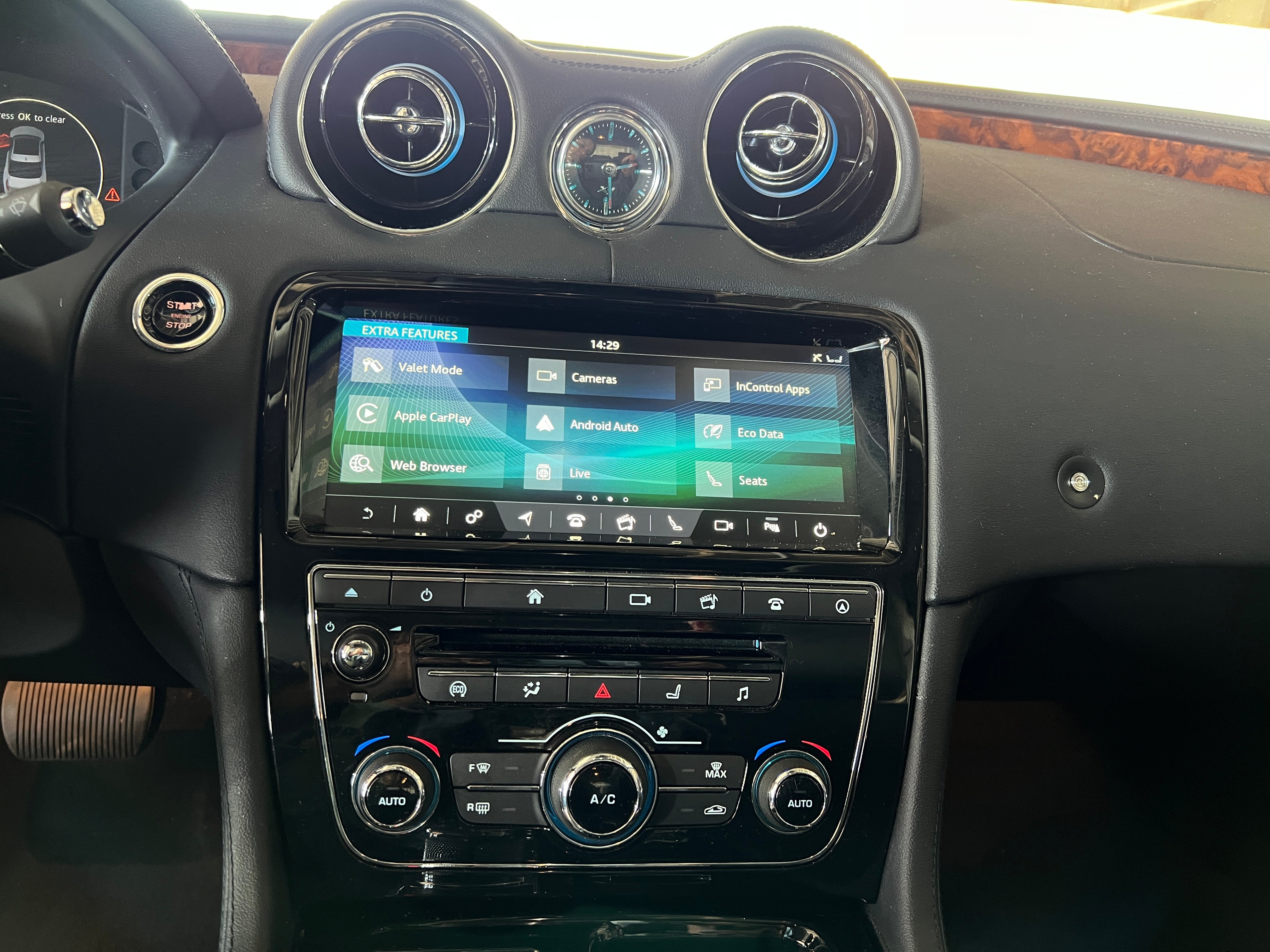 2018 Jaguar XJ R-Sport 3