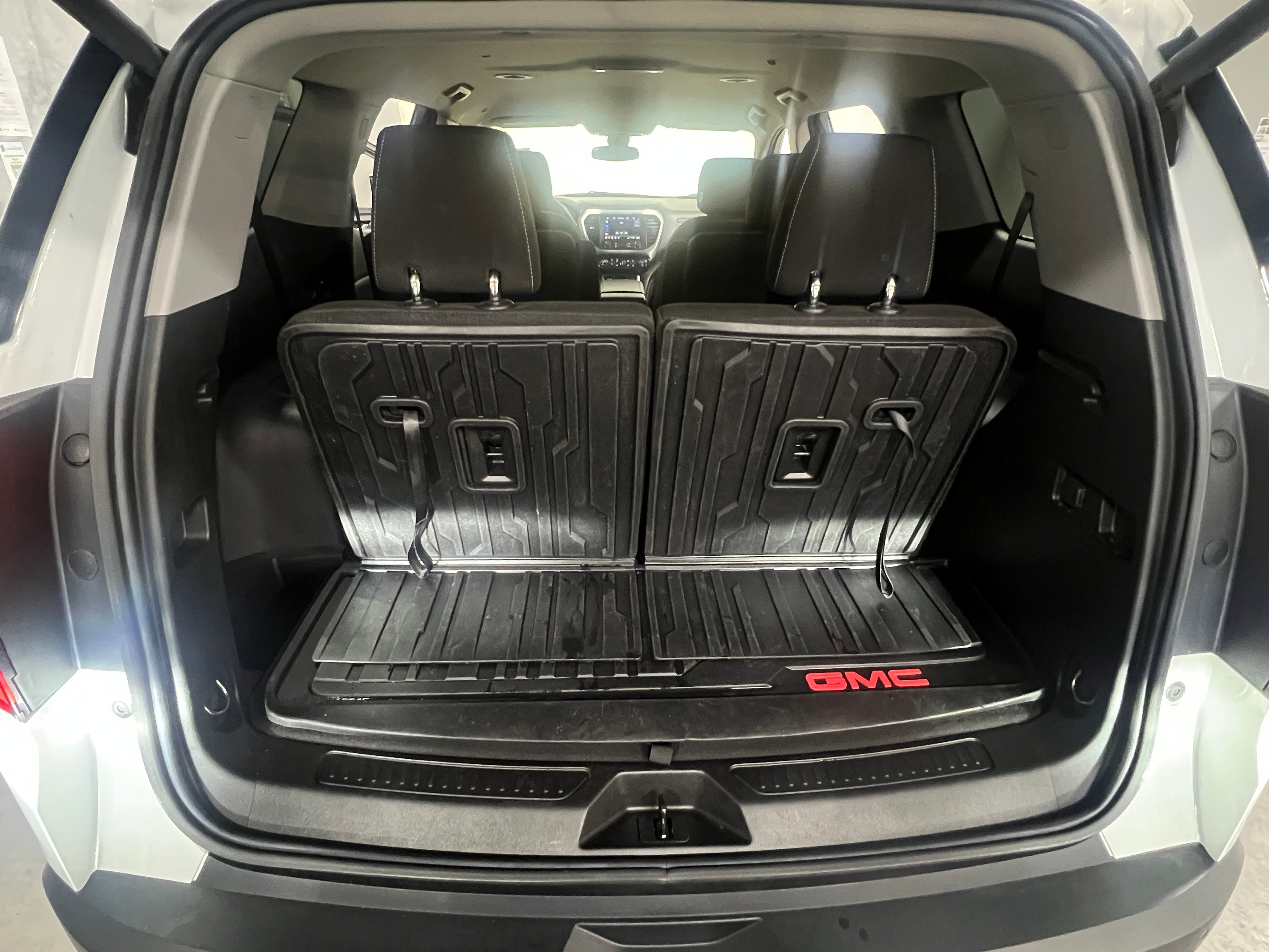 2023 GMC Acadia SLE 7