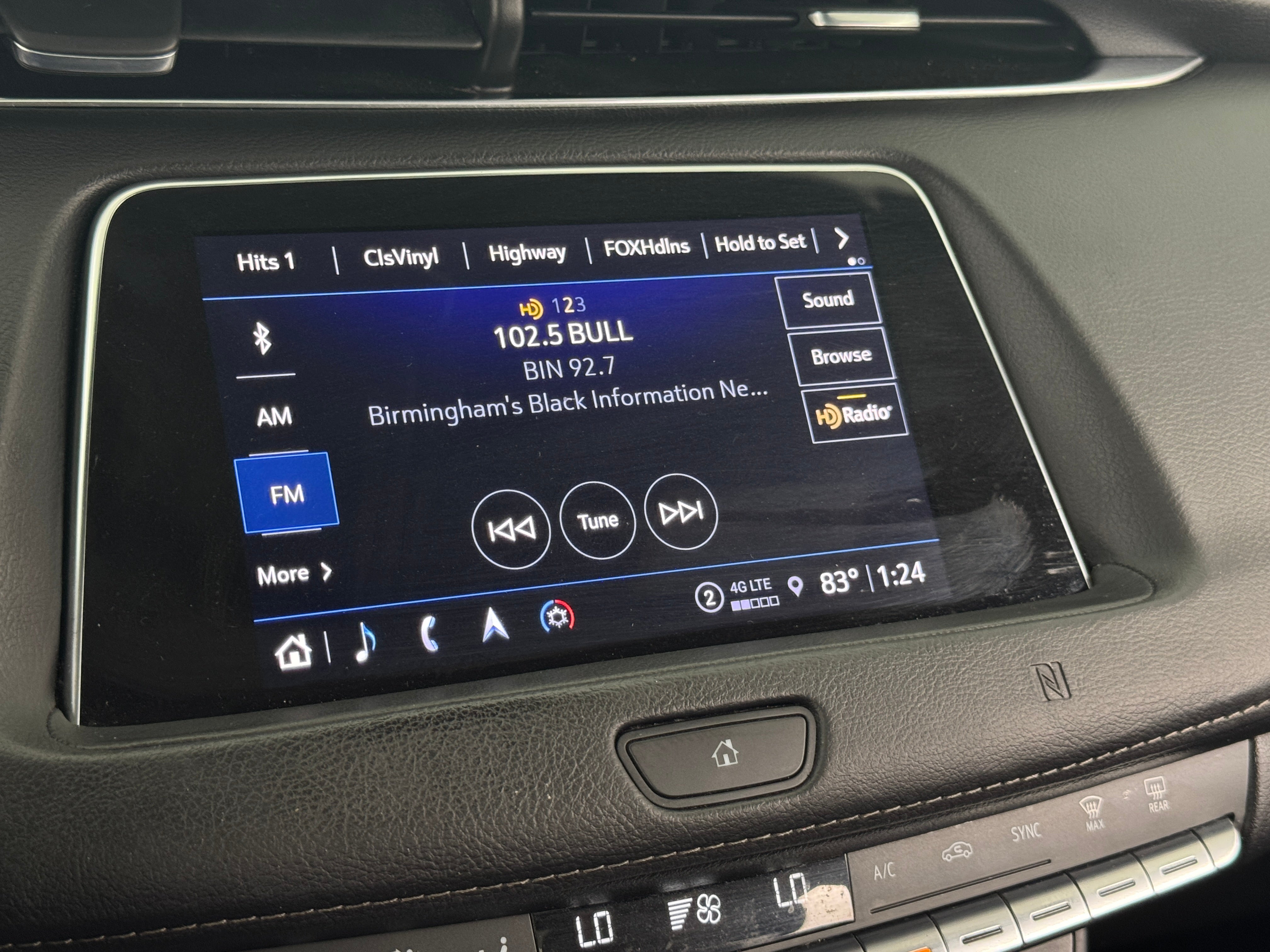 2021 Cadillac XT4 Premium Luxury 3