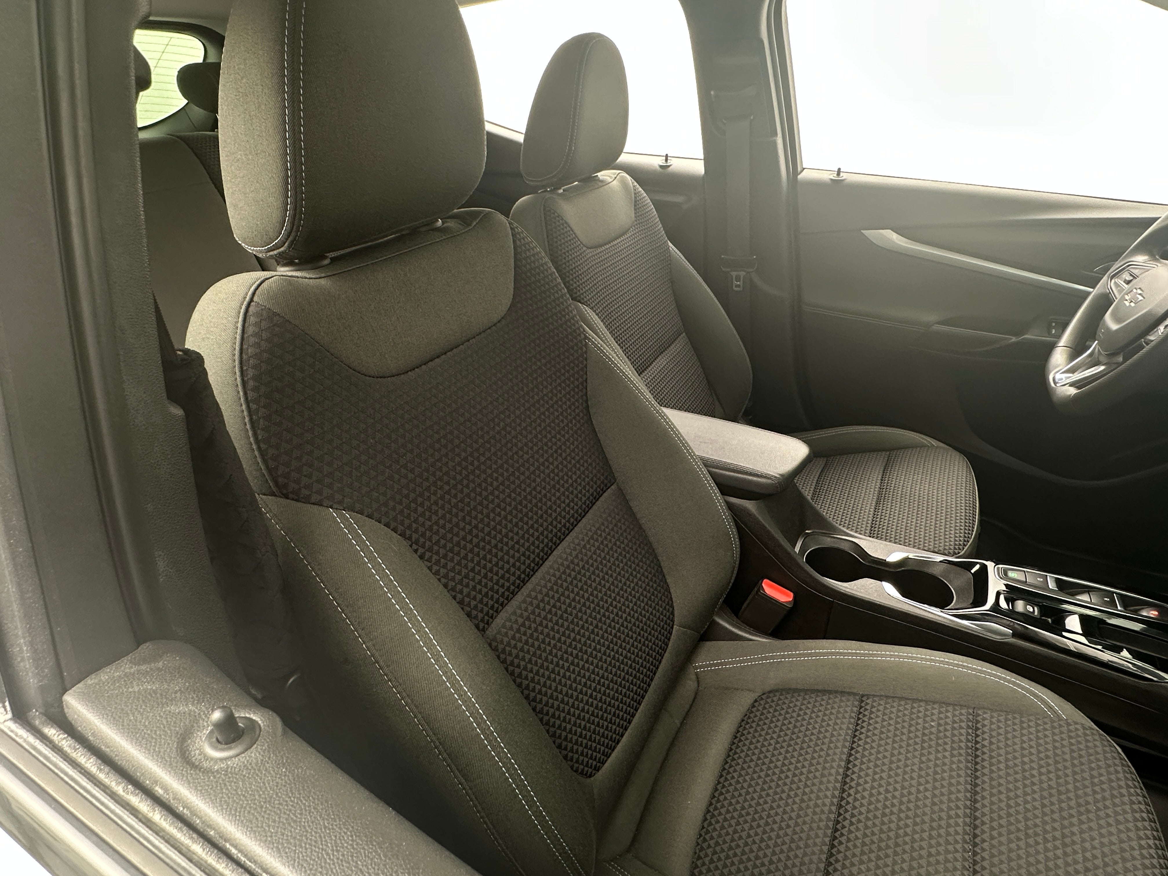 Thumbnail: 2023 Chevrolet Bolt EUV - 2