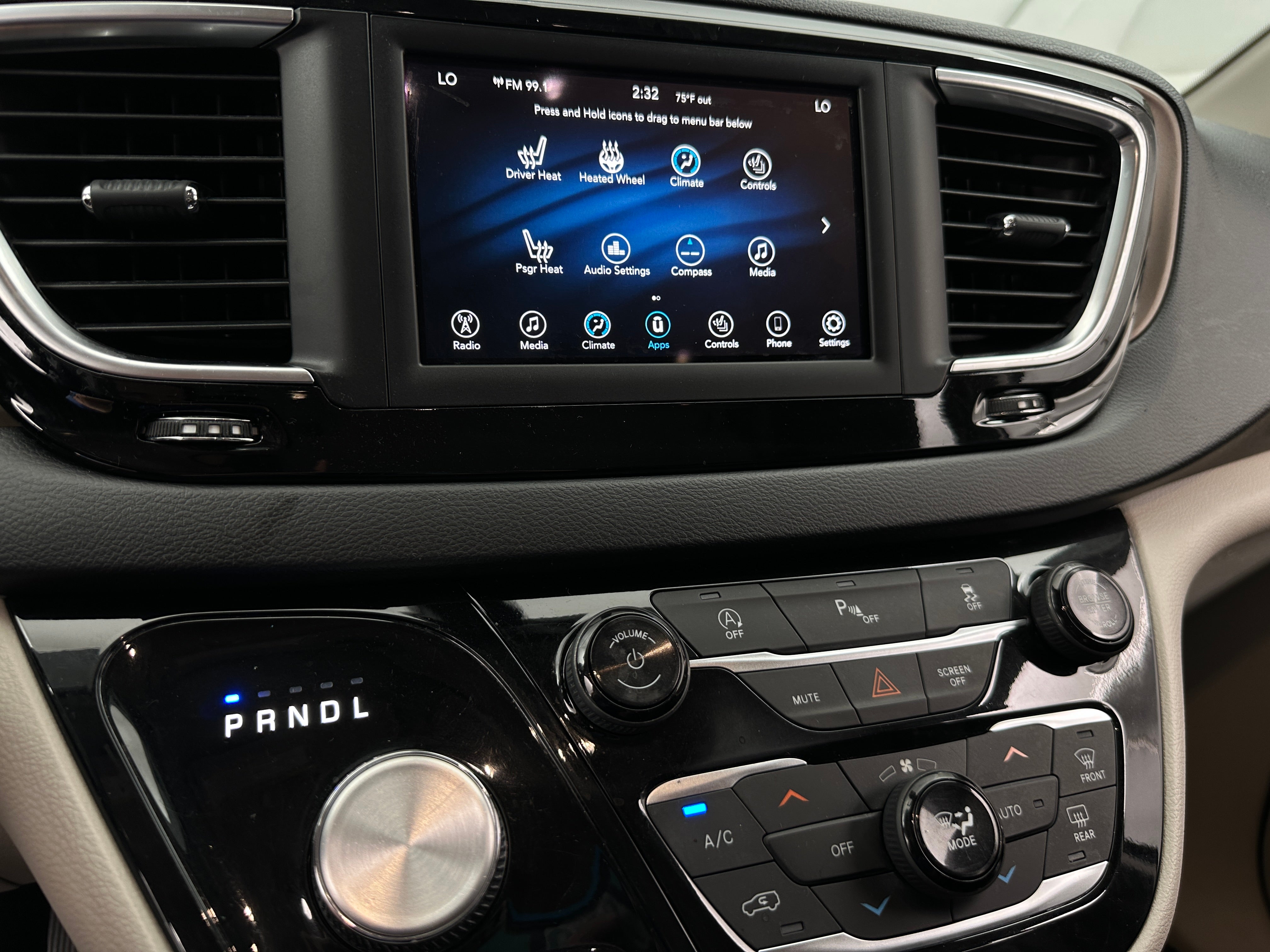 2019 Chrysler Pacifica Touring L 3