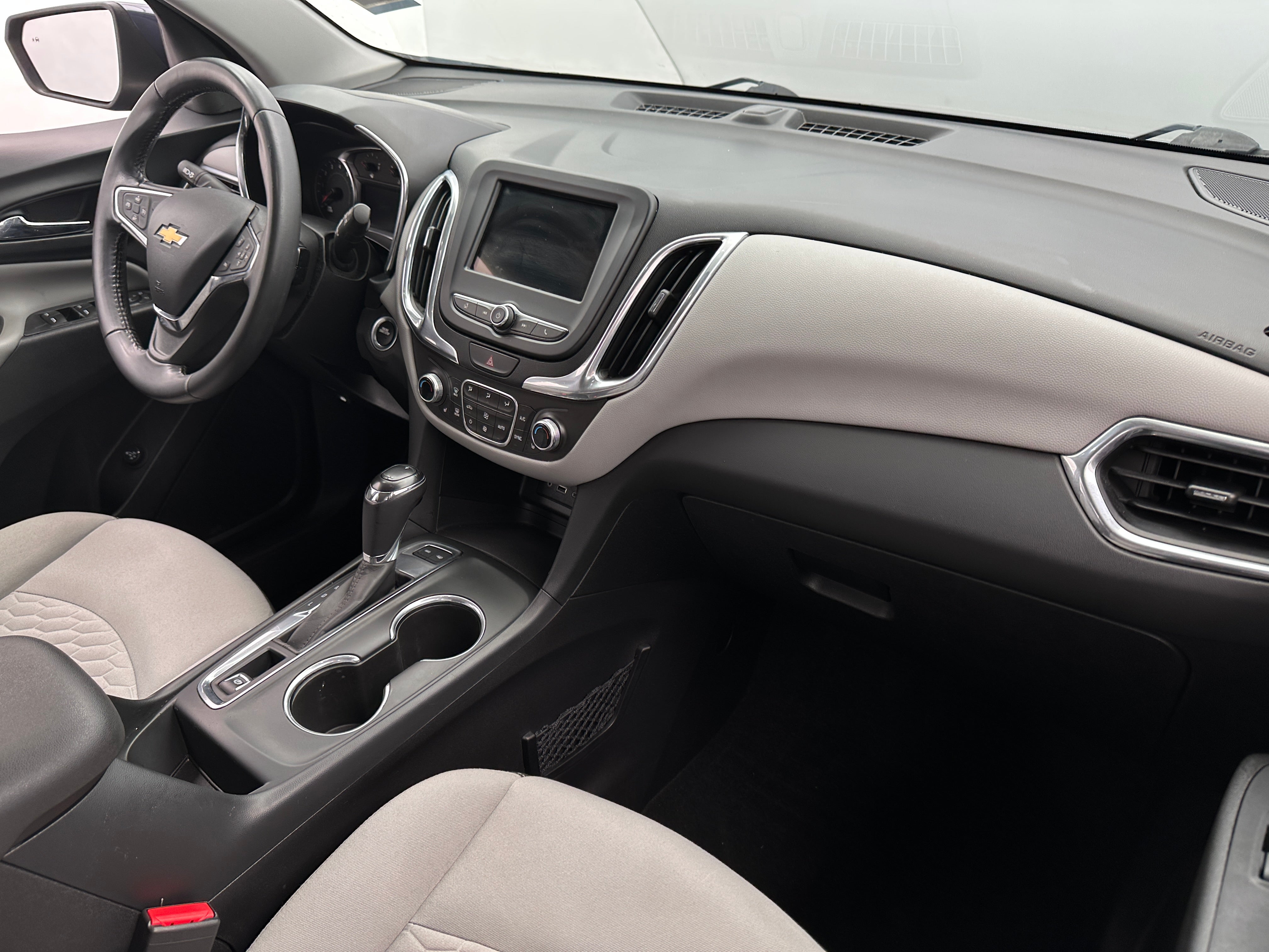 Thumbnail: 2019 Chevrolet Equinox - 3