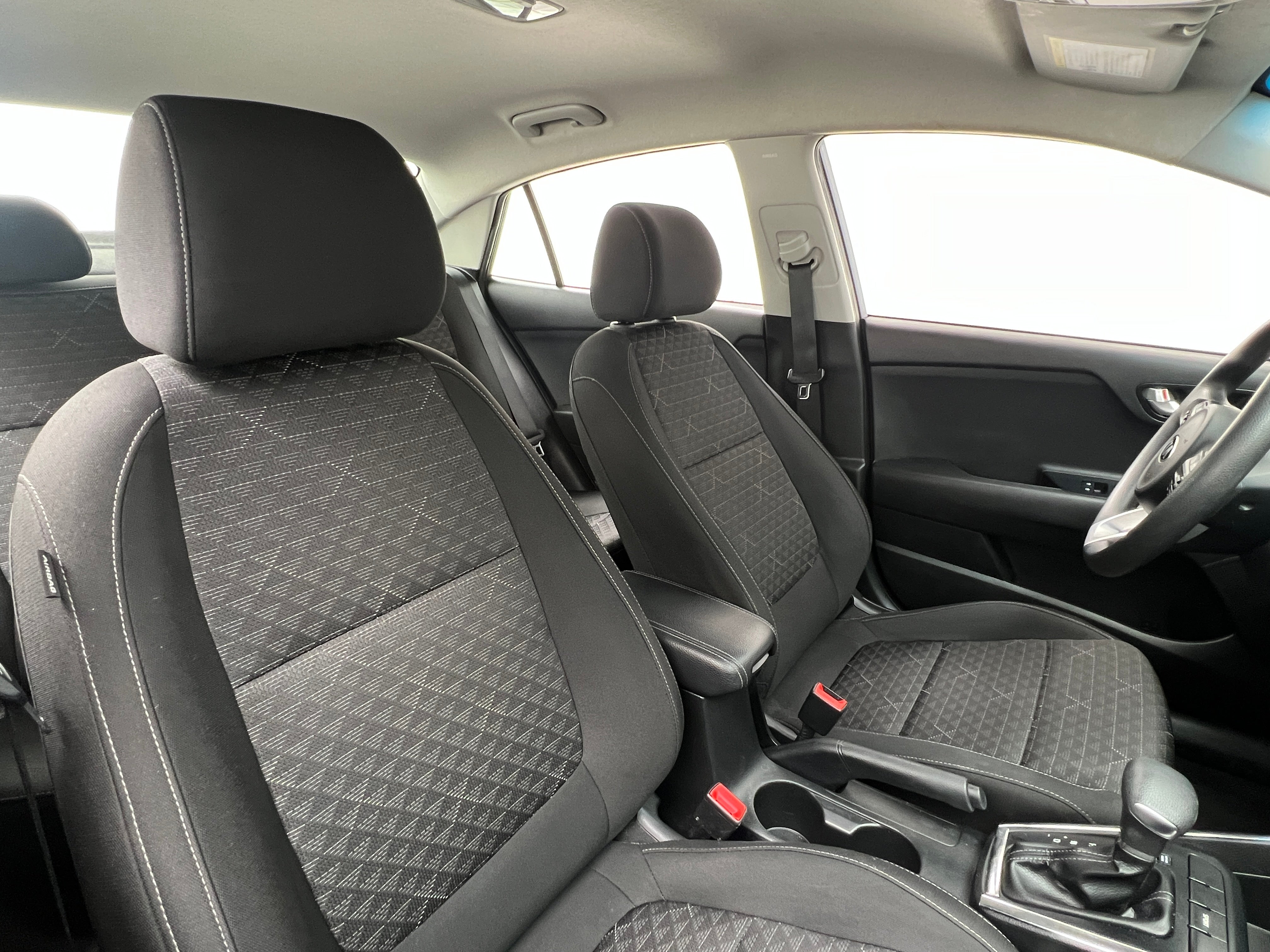 Thumbnail: 2019 Kia Rio - 2