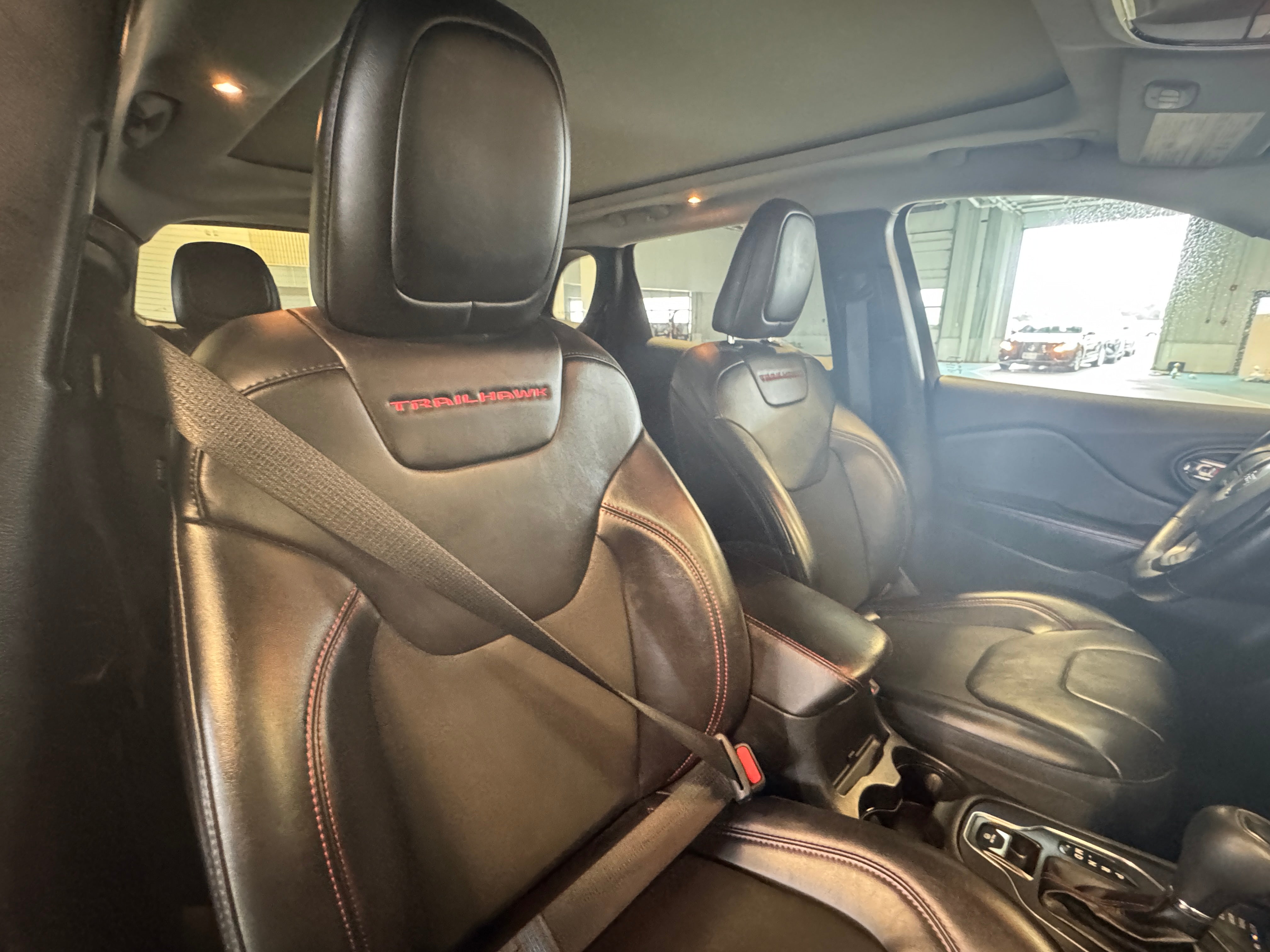 2021 Jeep Cherokee Trailhawk 2
