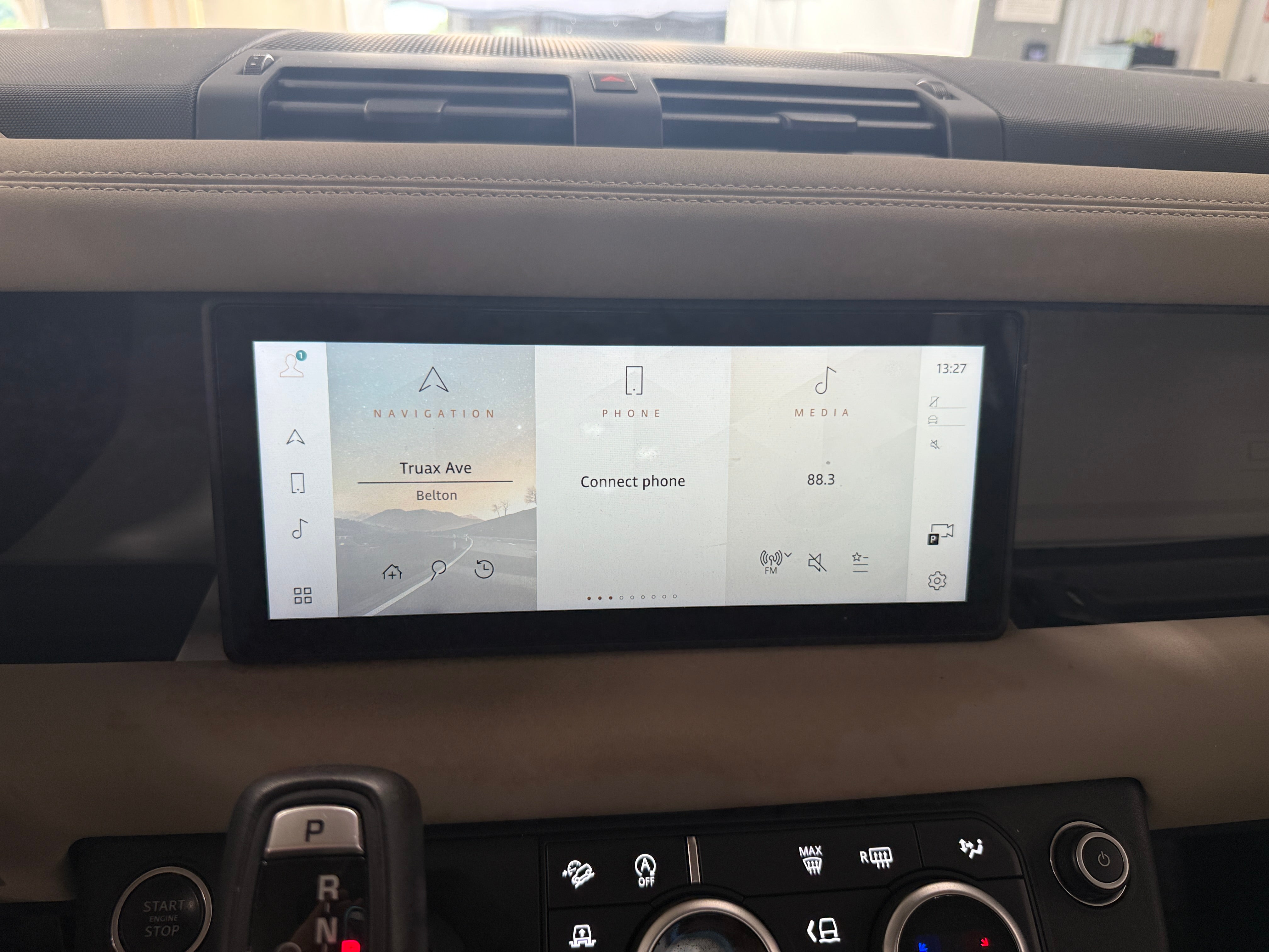 Thumbnail: 2020 Land Rover Defender - 3