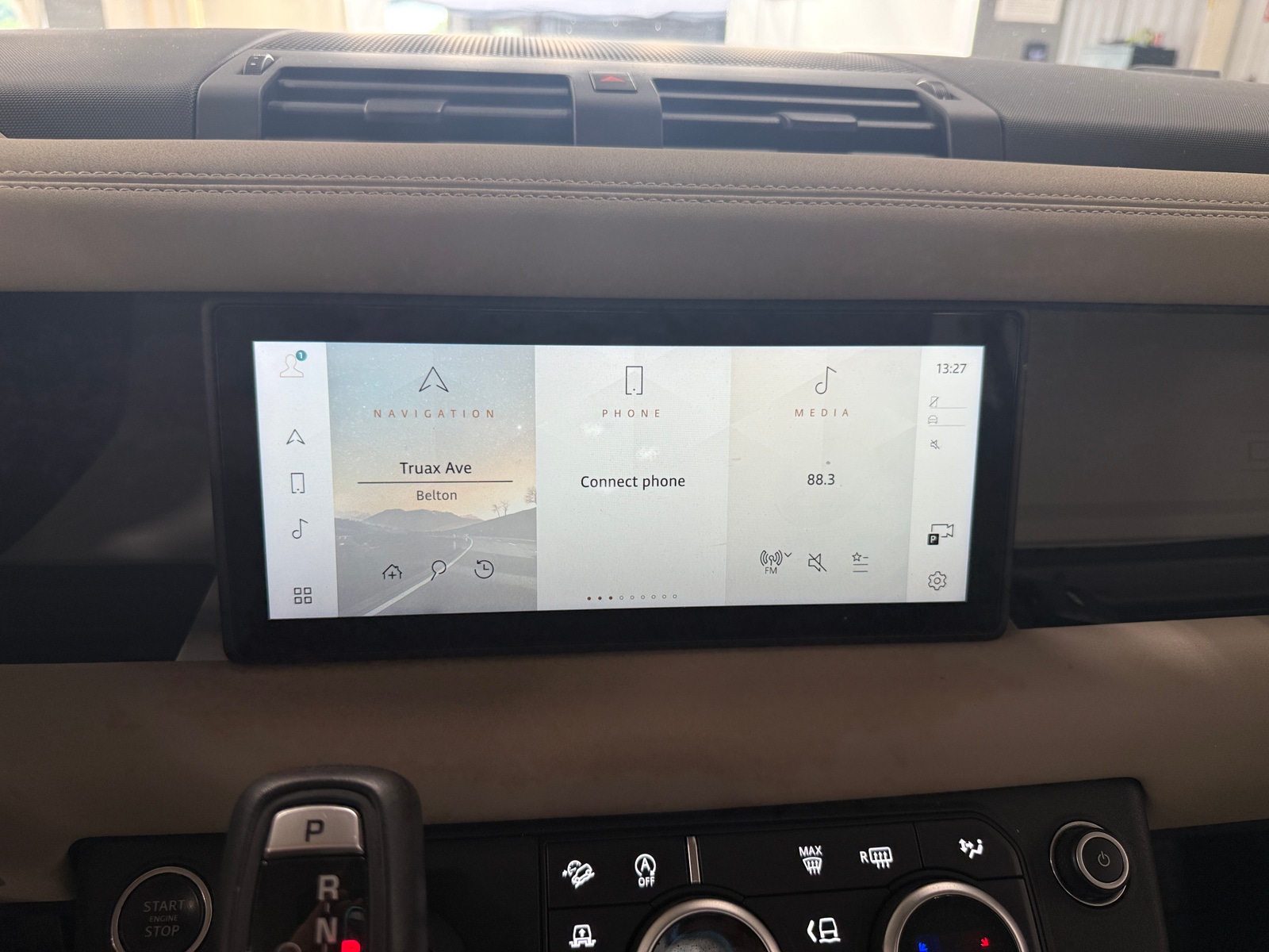 Thumbnail: 2020 Land Rover Defender - 3