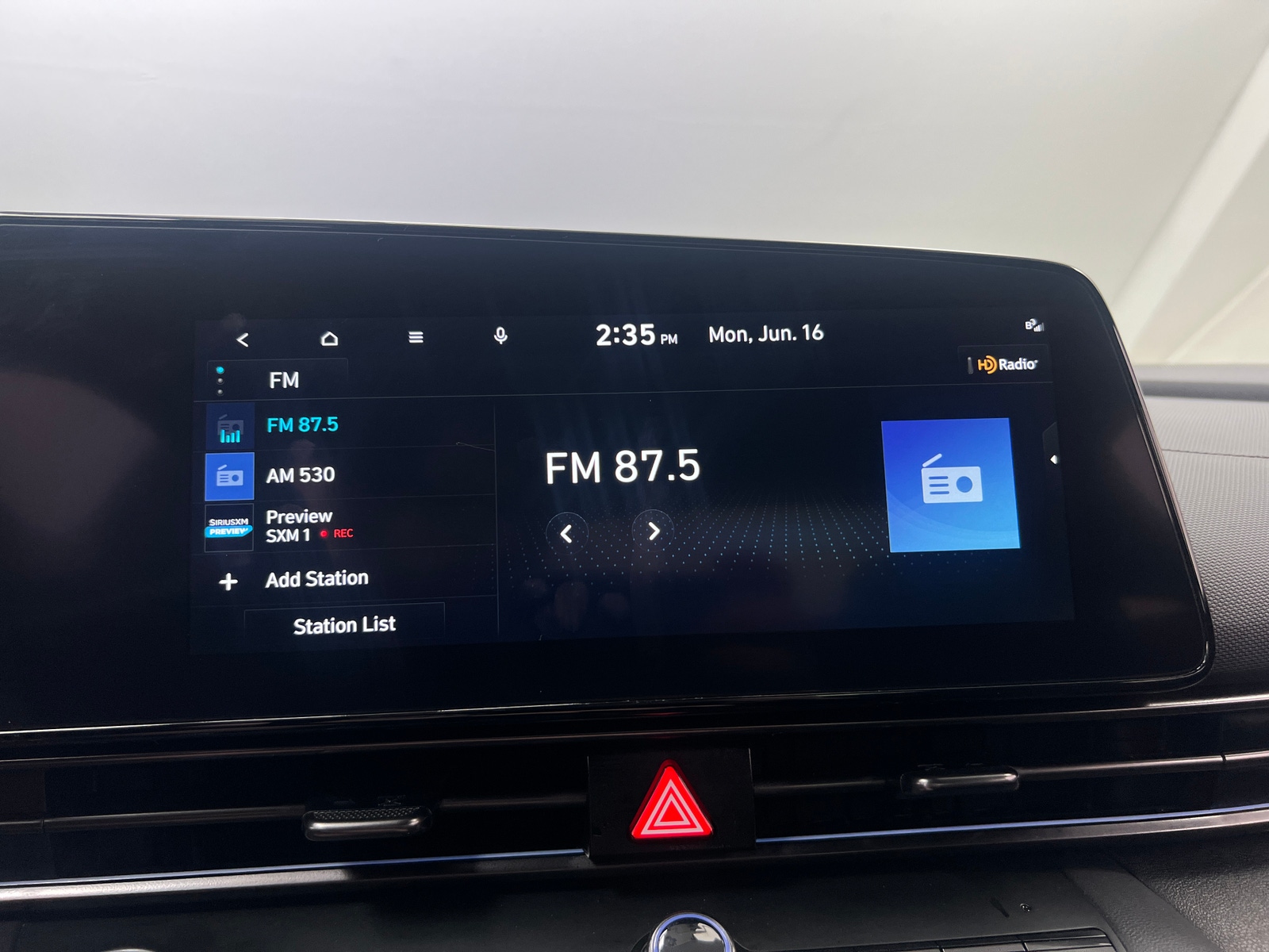 Thumbnail: 2022 Hyundai Elantra - 3
