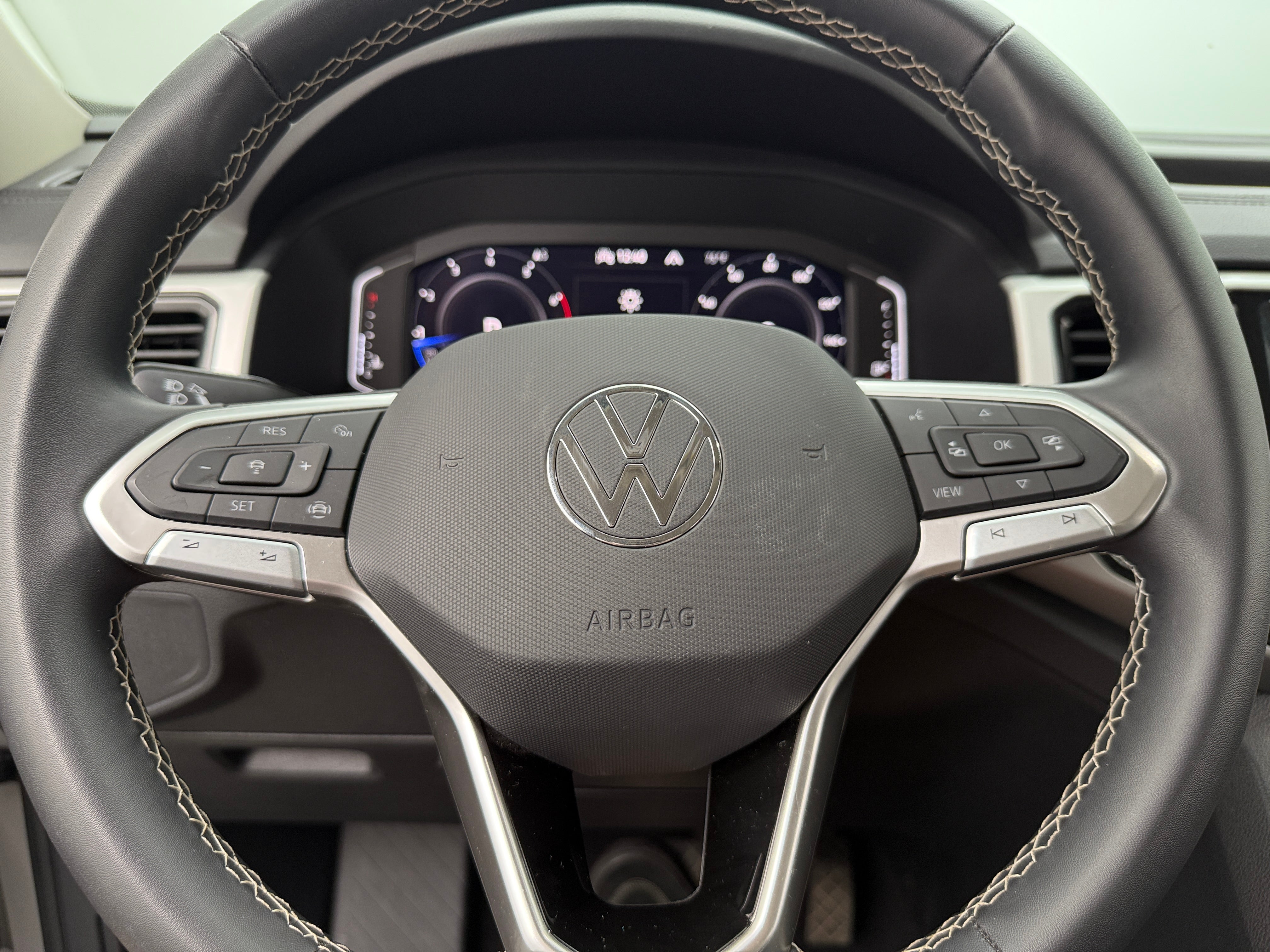 2023 Volkswagen Atlas SE 4