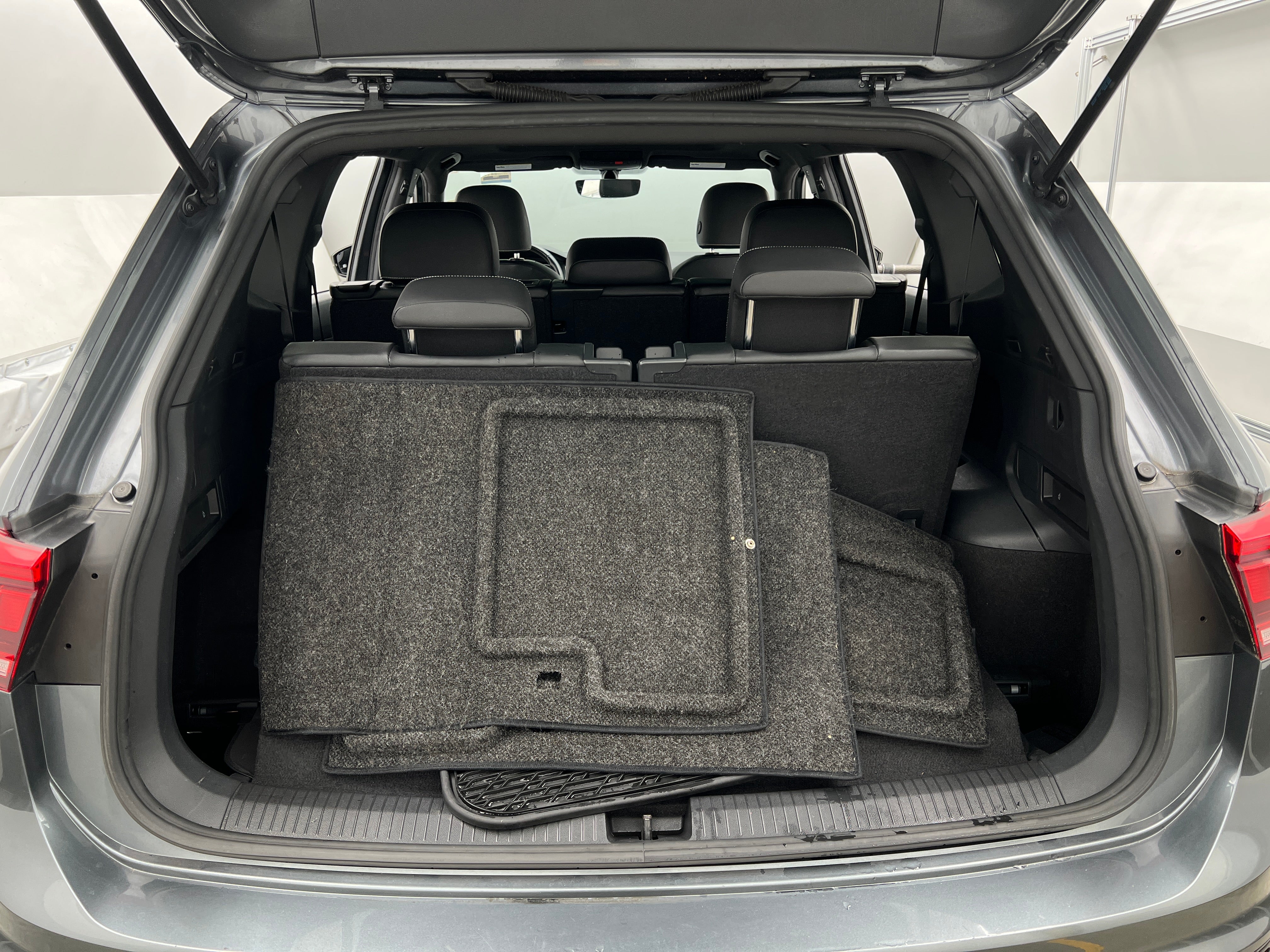 Thumbnail: 2021 Volkswagen Tiguan - 6