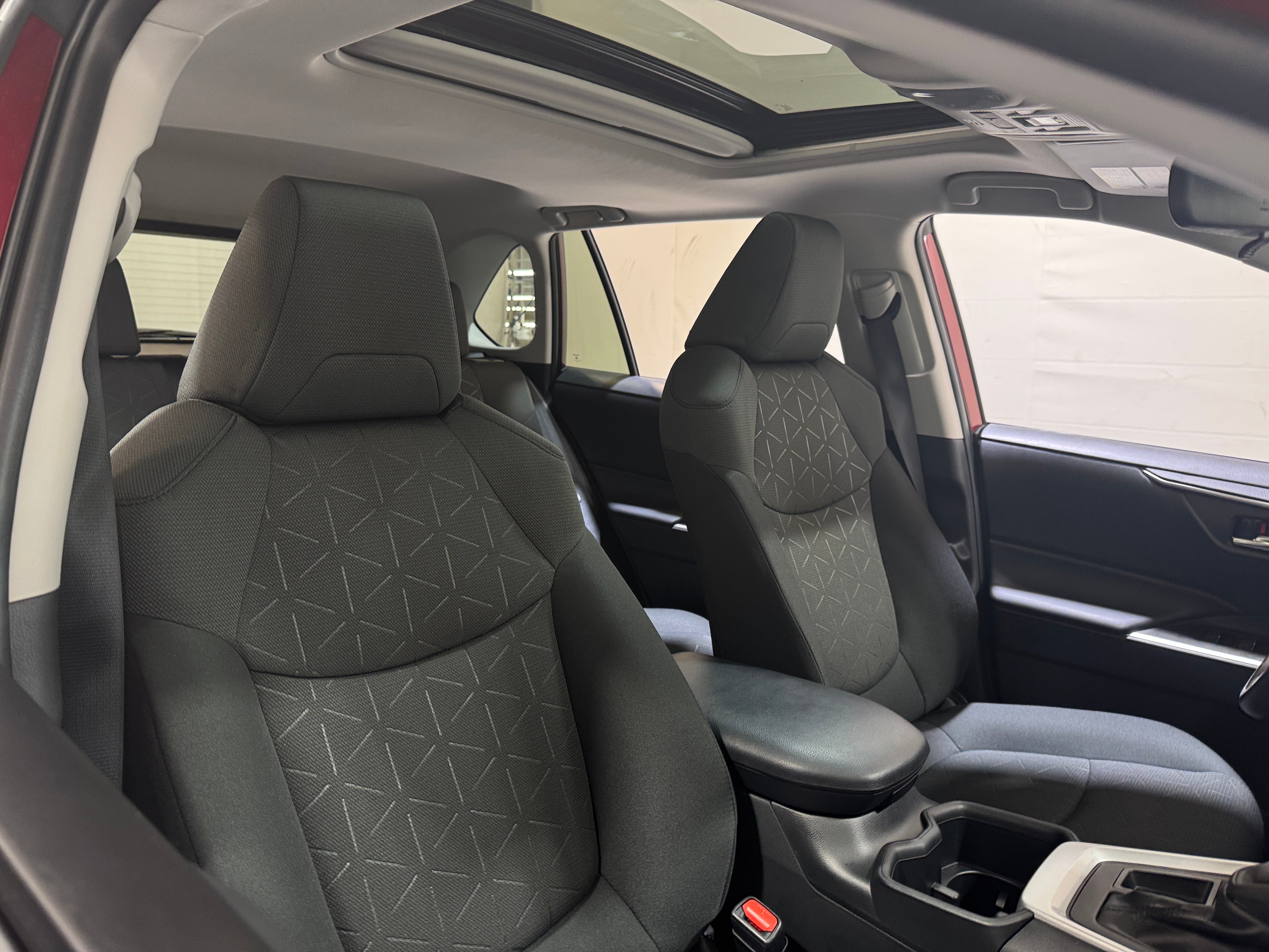 2022 Toyota RAV4 XLE 2