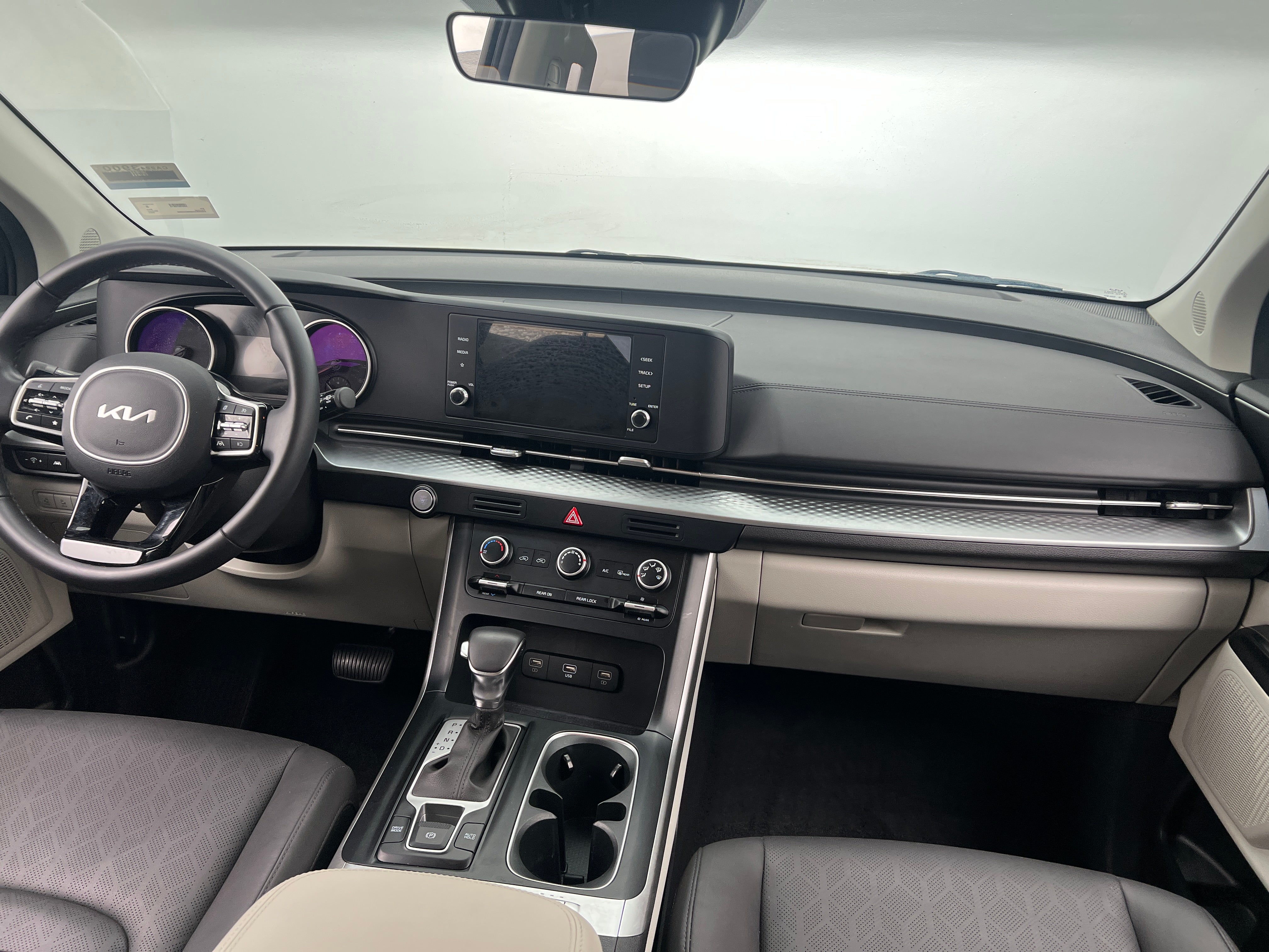 2024 Kia Carnival LX 2