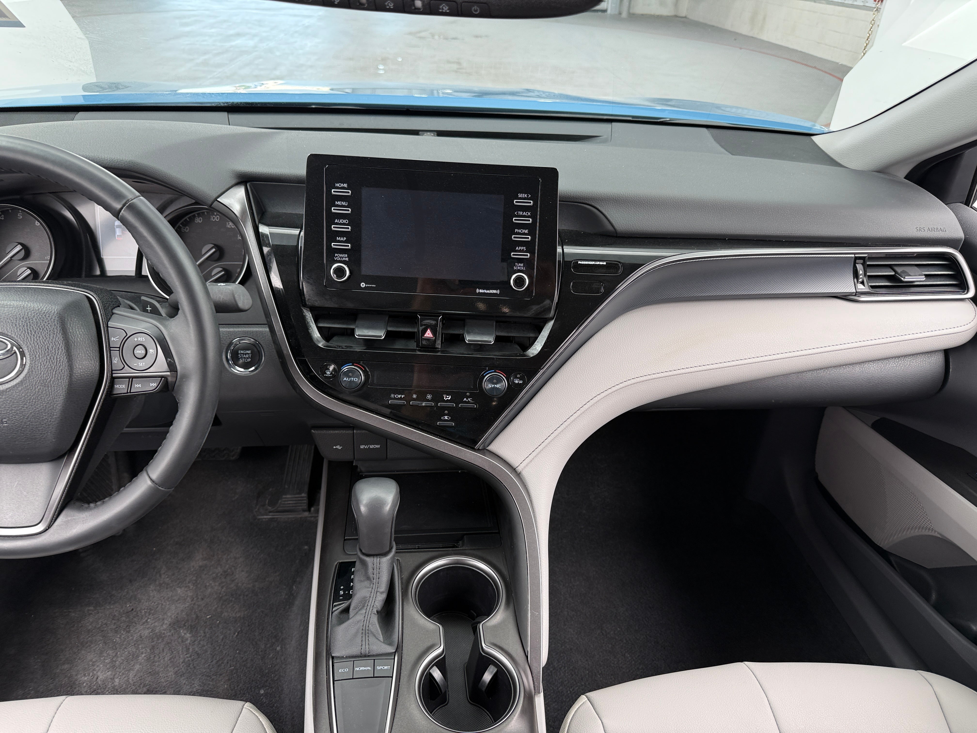 2024 Toyota Camry SE 2