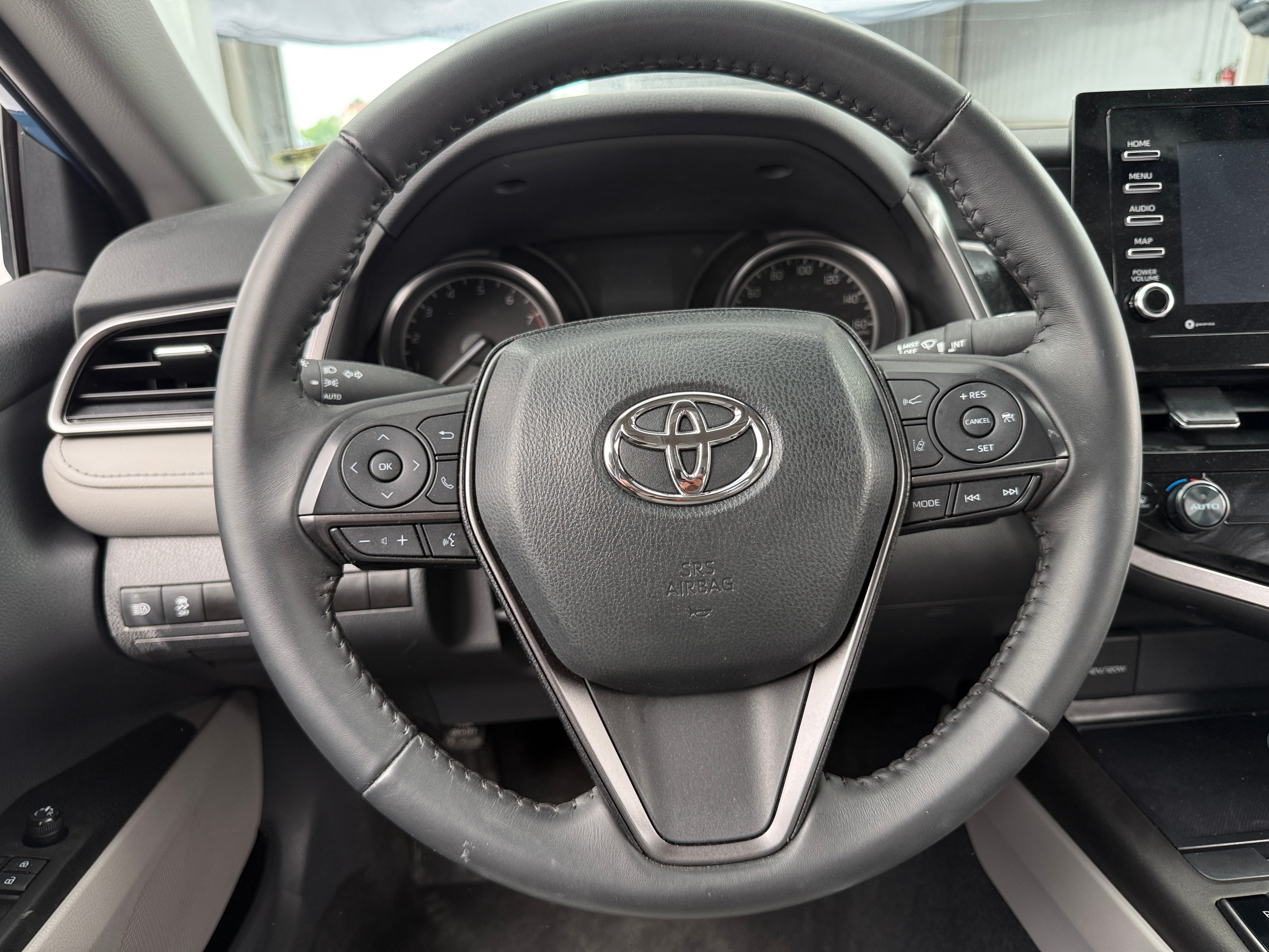 2024 Toyota Camry SE 4