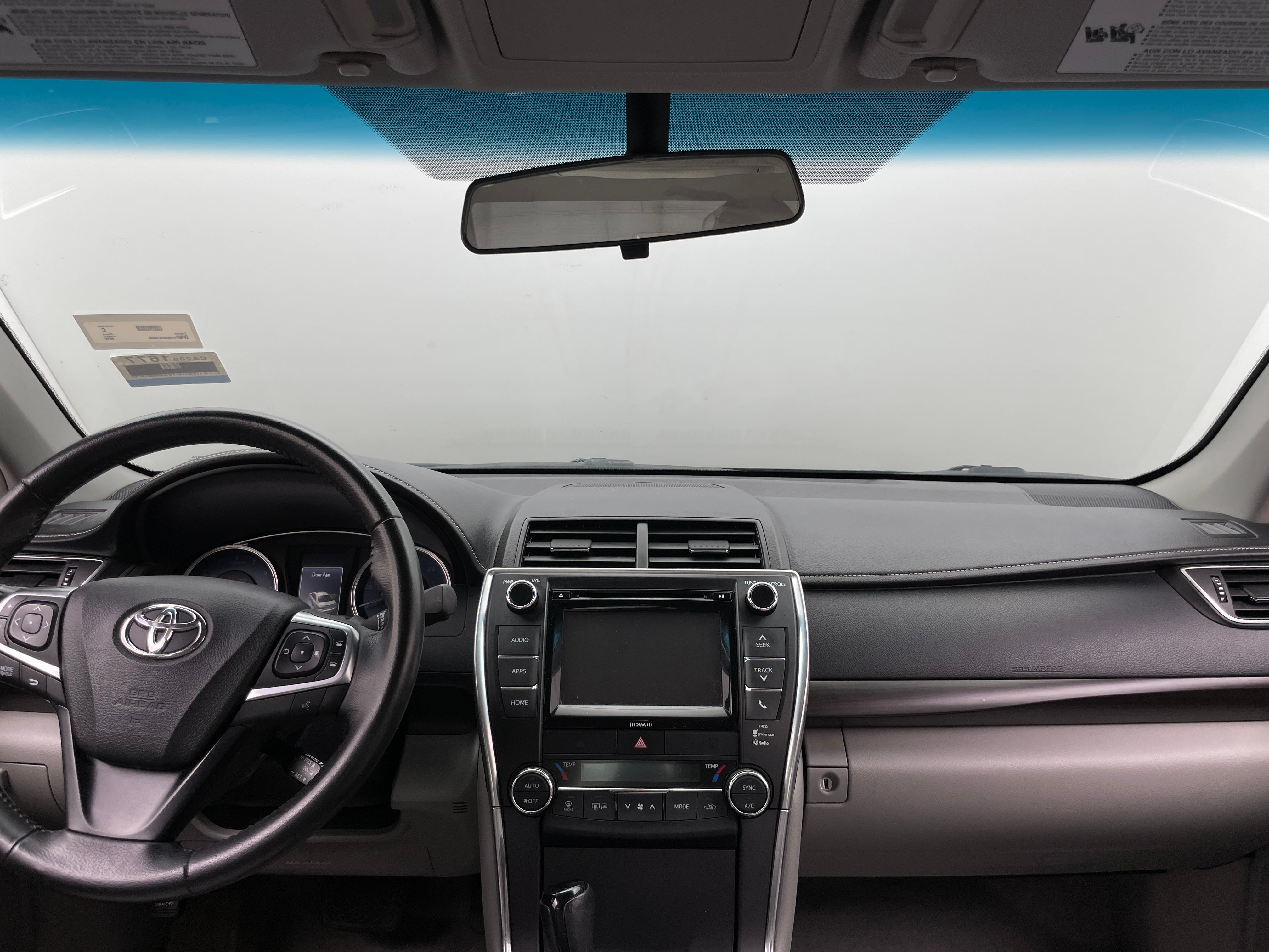 2016 Toyota Camry XLE 2