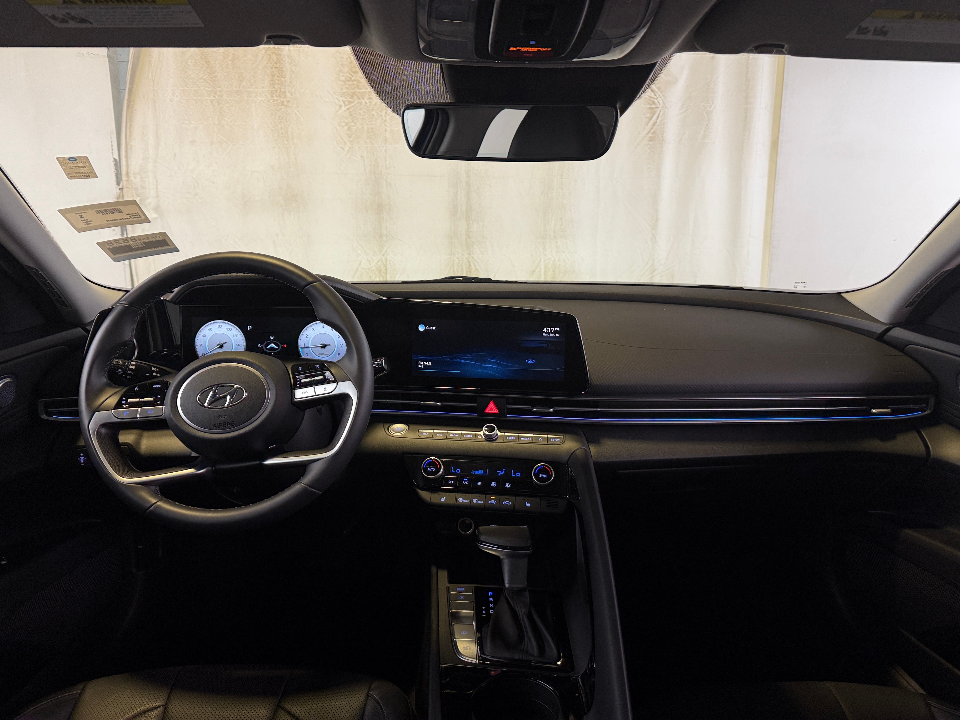 2022 Hyundai Elantra Limited Edition 2